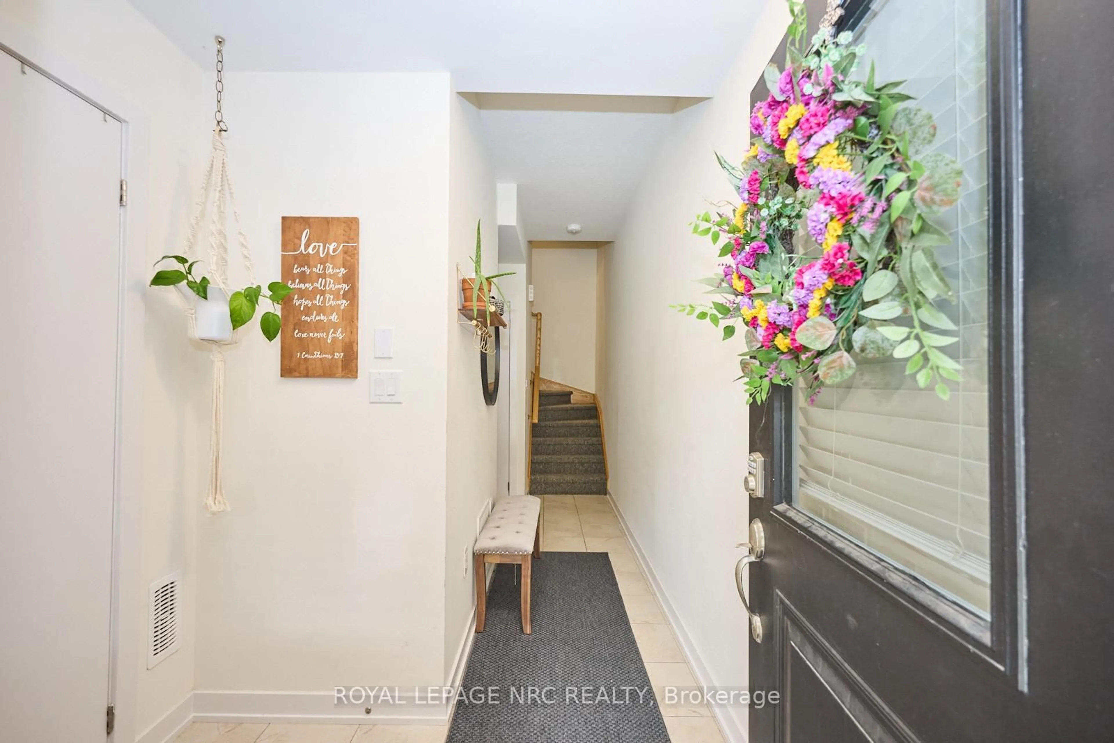 Indoor entryway for 590 North Service Rd #105, Hamilton Ontario L8E 0K5