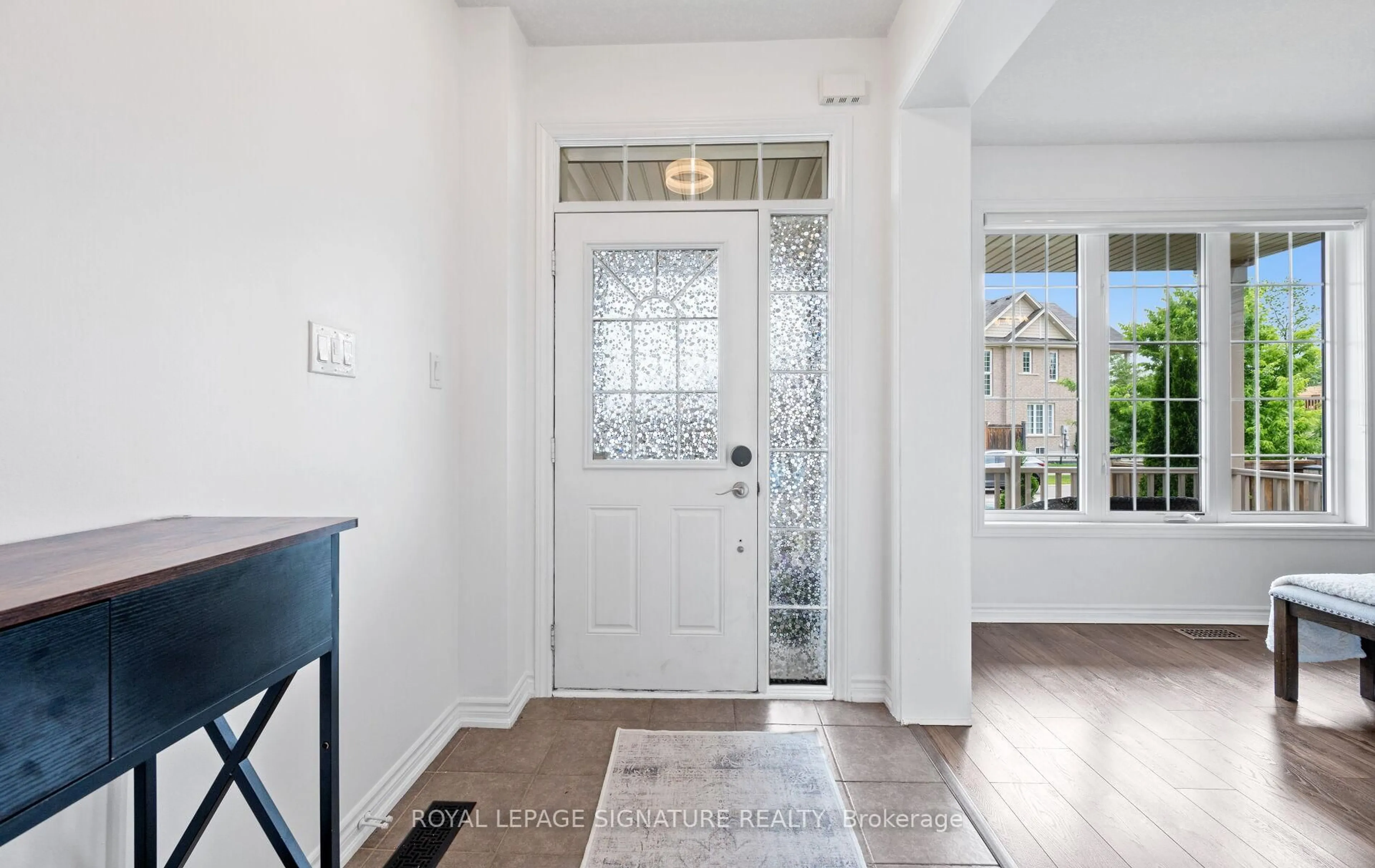 Indoor entryway for 132 Warner Lane, Brantford Ontario N3T 0J8