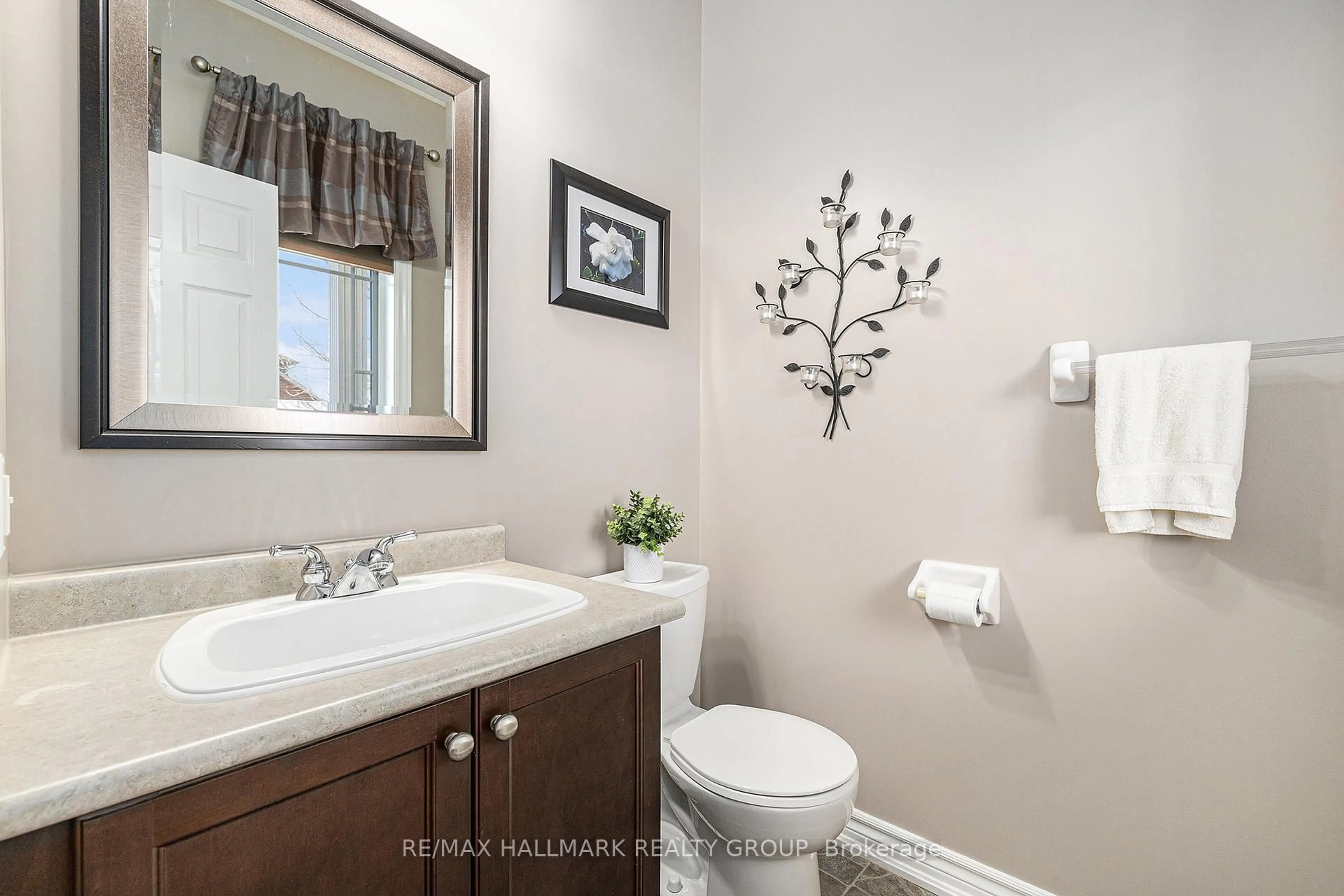 Standard bathroom, ceramic/tile floor for 220 Celtic Ridge Cres, Ottawa Ontario K2W 0C1
