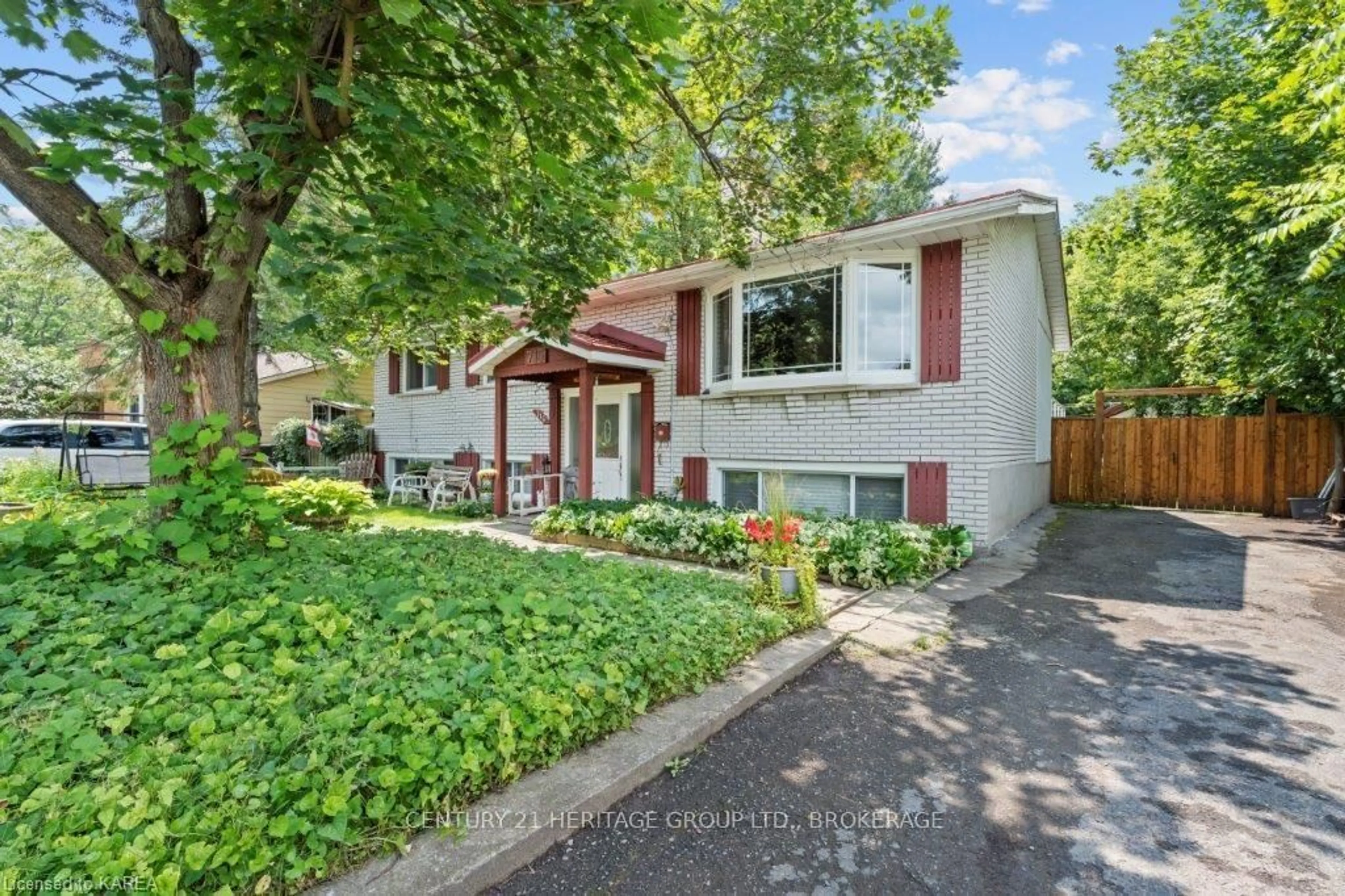 Unknown for 715 HIGH GATE PARK Dr, Kingston Ontario K7M 5Z7