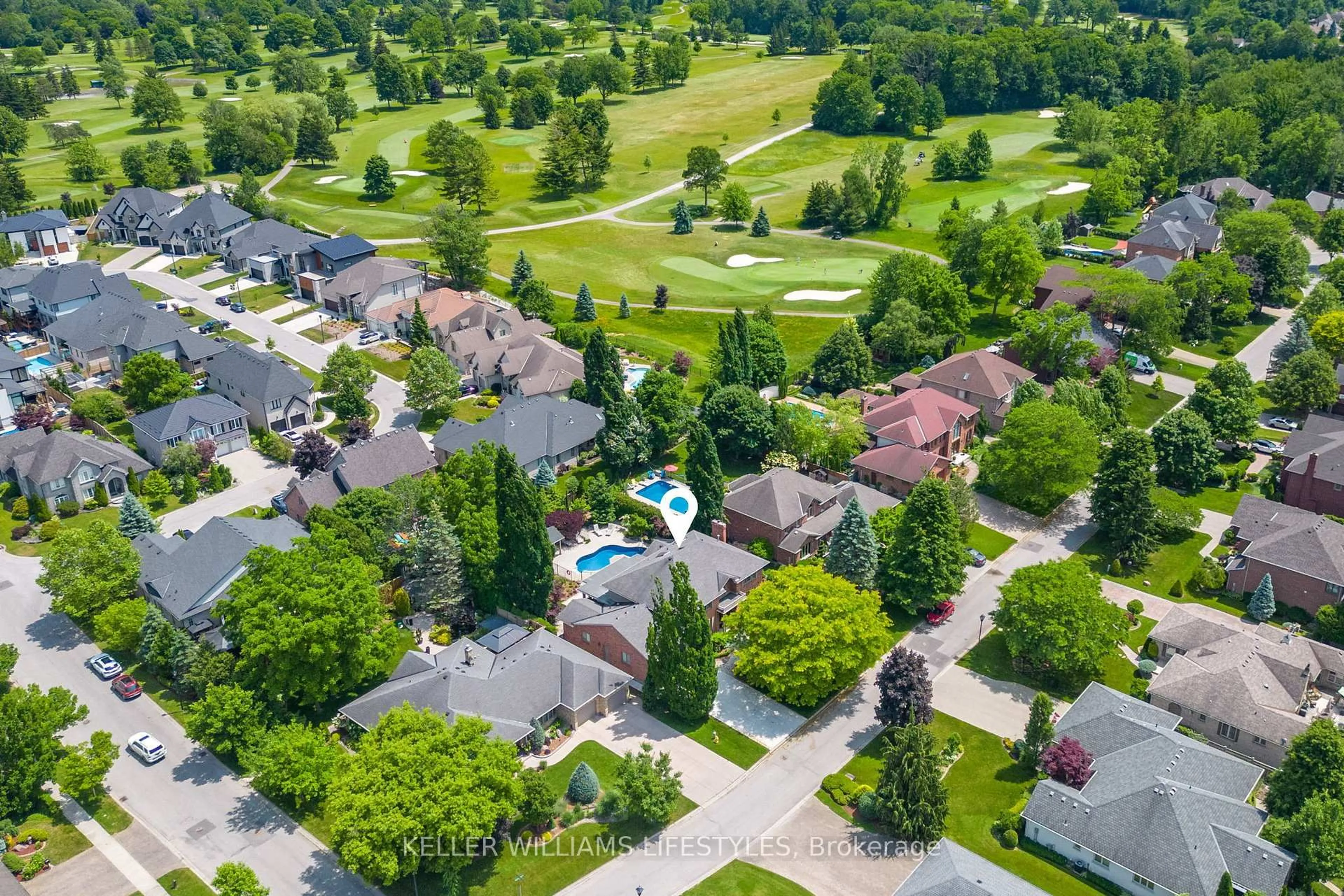 A pic from outside/outdoor area/front of a property/back of a property/a pic from drone, street for 95 Highland Woods Crt, London South Ontario N6C 5X2