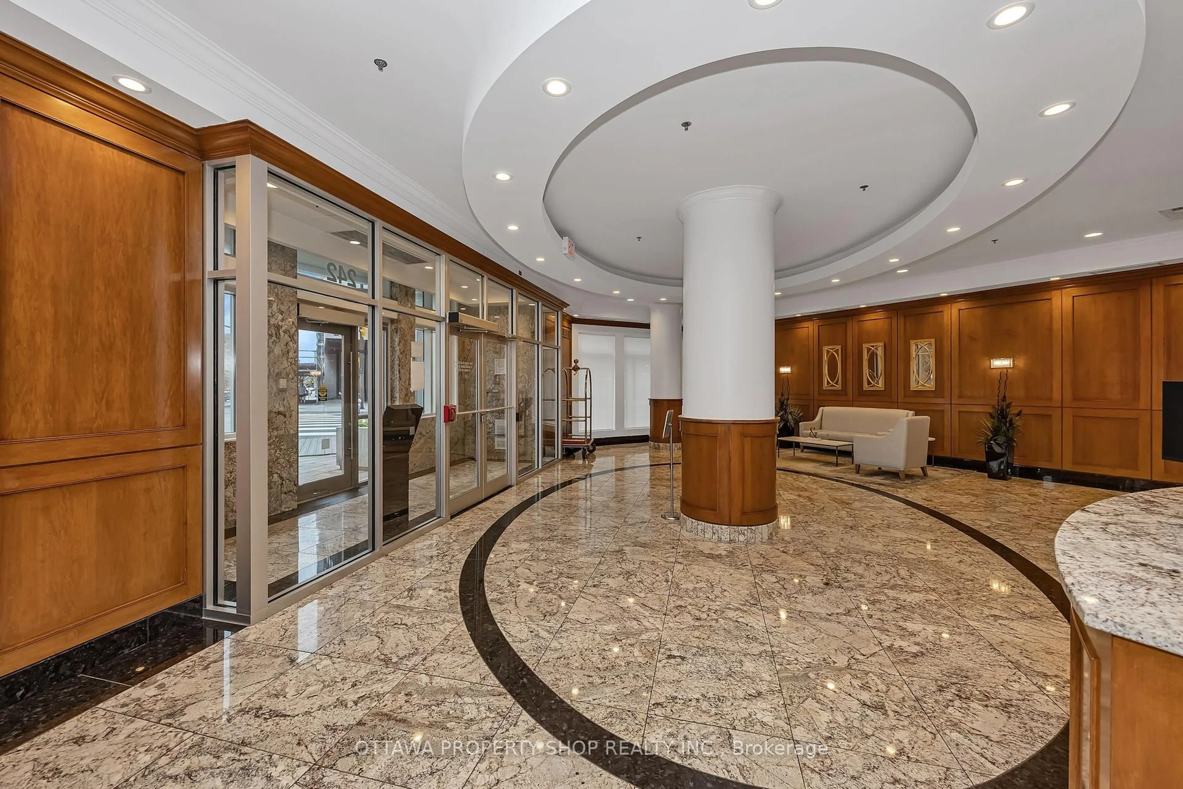 Lobby for 242 Rideau St #1209, Ottawa Ontario K1N 0B7