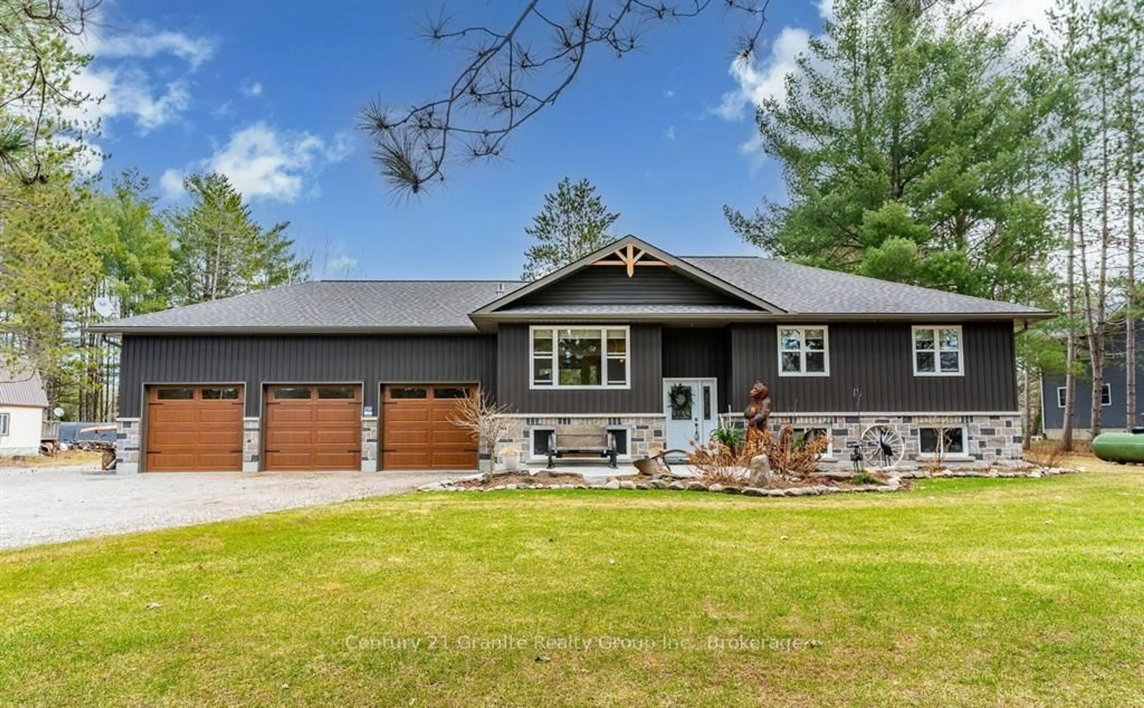 Home with vinyl exterior material, unknown for 460 Bobcaygeon Rd, Minden Hills Ontario K0M 2K0