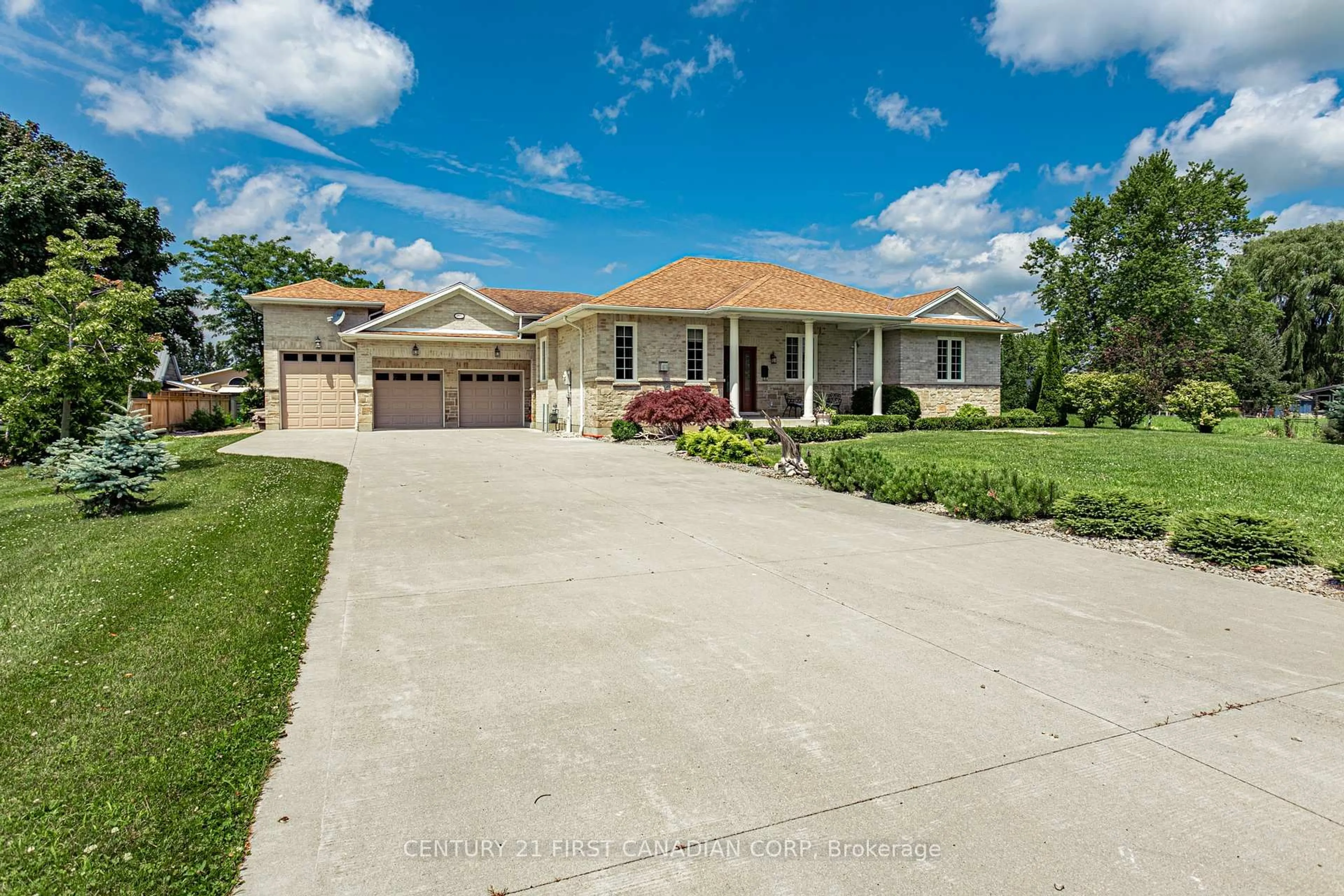 A pic from outside/outdoor area/front of a property/back of a property/a pic from drone, water/lake/river/ocean view for 11507 Lagonda Way, Chatham-Kent Ontario N0P 1X0