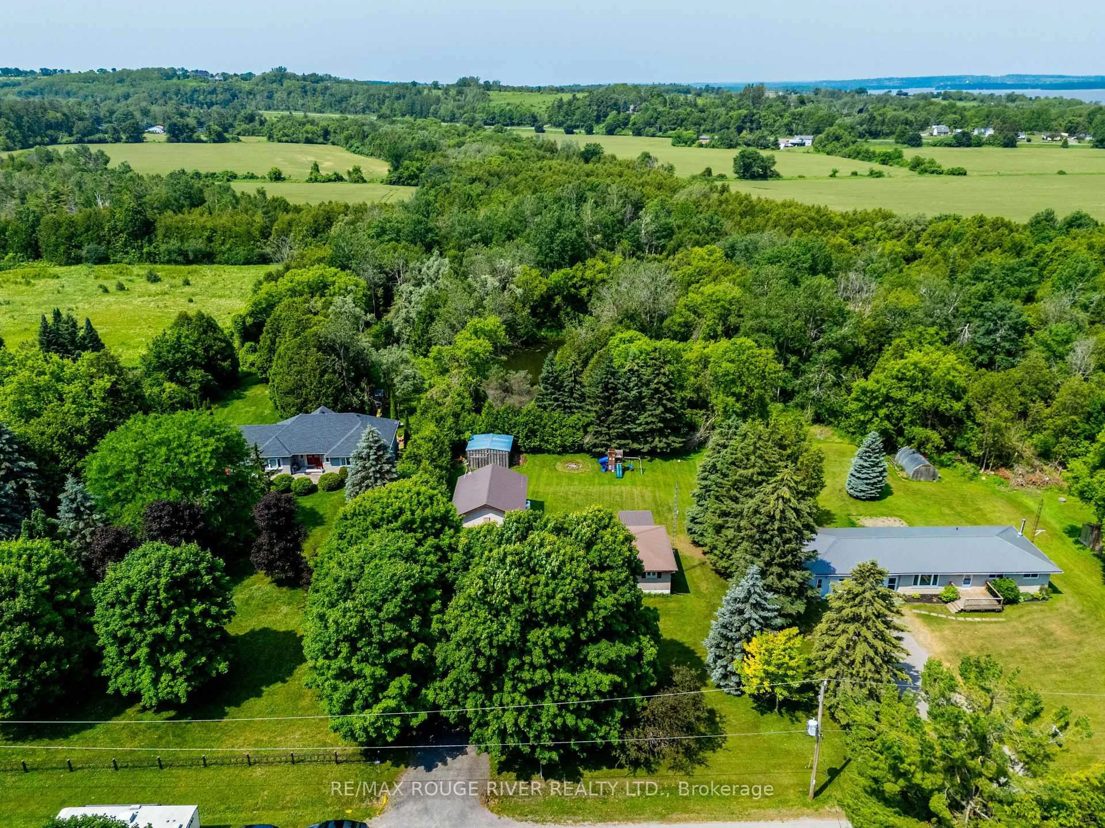 A pic from outside/outdoor area/front of a property/back of a property/a pic from drone, unknown for 5274 Hillview Dr, Hamilton Township Ontario K0K 2H0