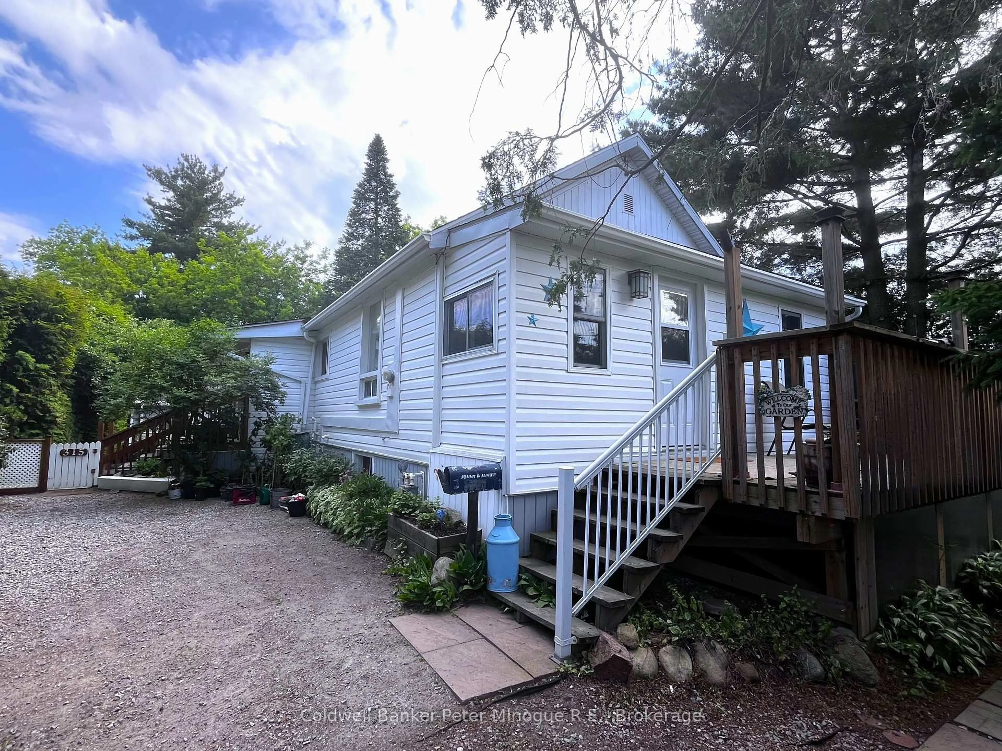 A pic from outside/outdoor area/front of a property/back of a property/a pic from drone, unknown for 315 Dudley Ave, North Bay Ontario P1B 7A4
