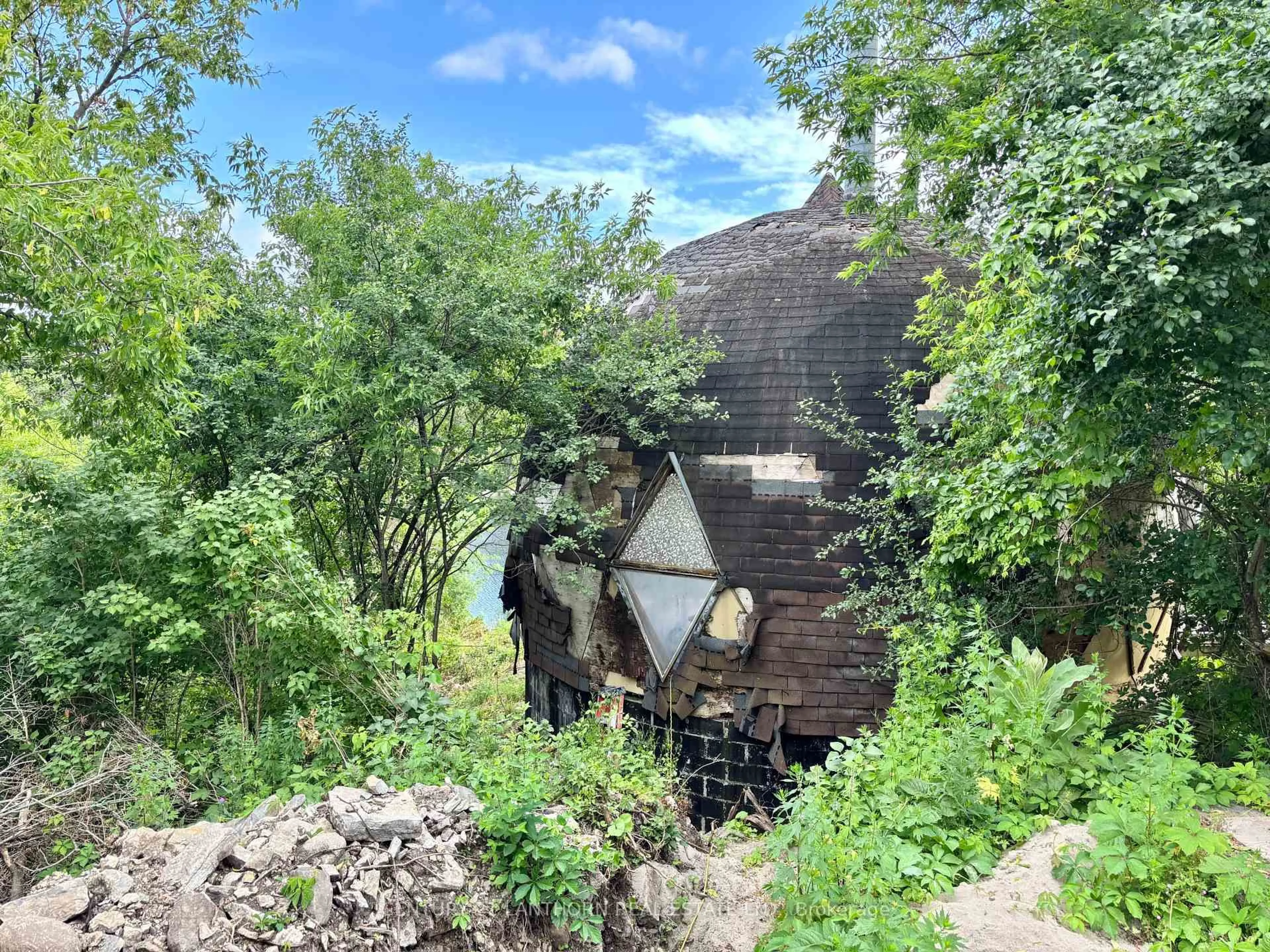 Shed for 10 ROCK St, Shannonville Ontario K0K 2N0