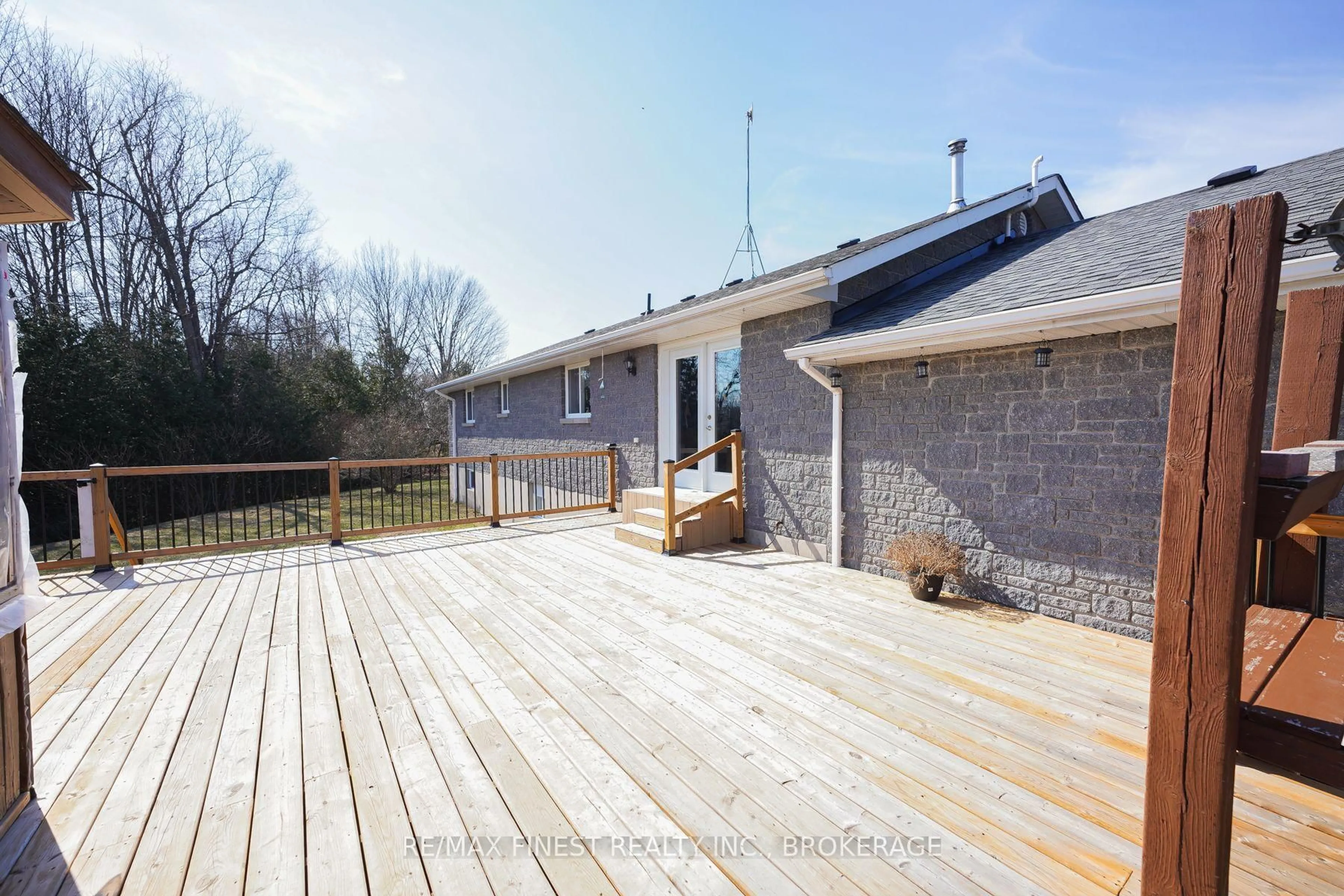 A pic from outside/outdoor area/front of a property/back of a property/a pic from drone, street for 191 Emerson Rd, Belleville Ontario K0K 2Y0