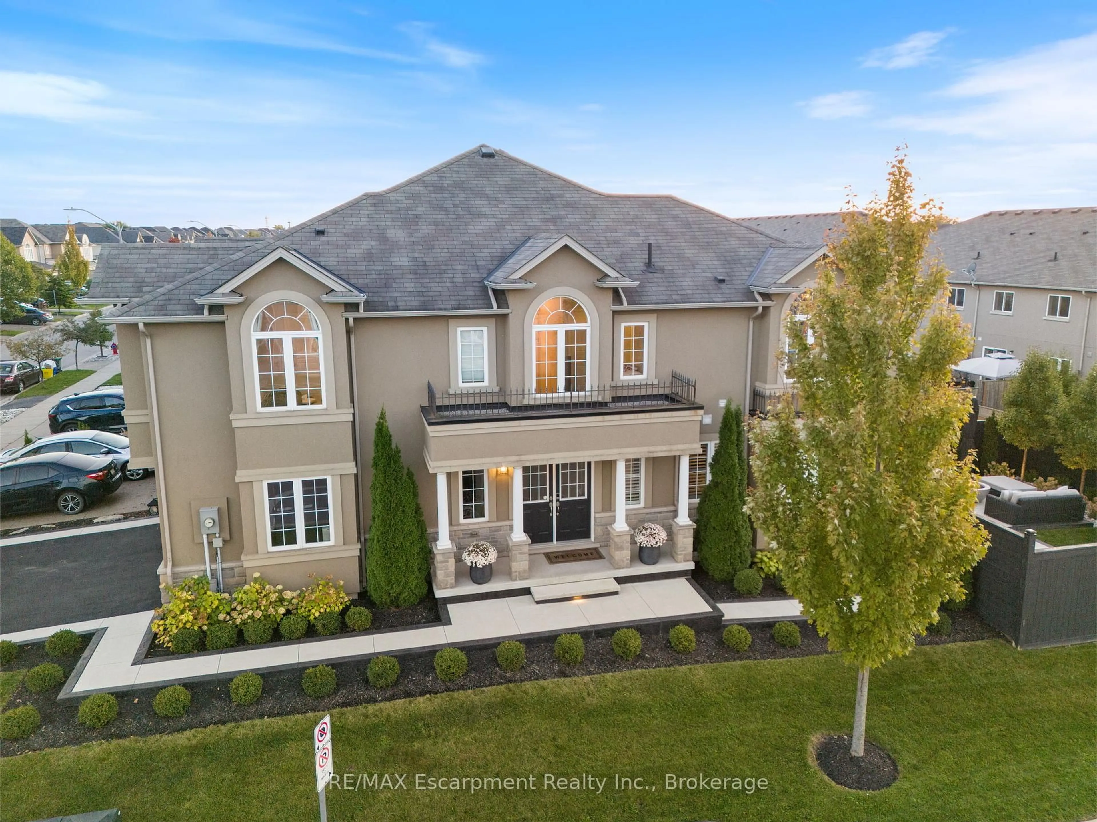 A pic from outside/outdoor area/front of a property/back of a property/a pic from drone, unknown for 160 PENNY Lane, Hamilton Ontario L8J 0E2
