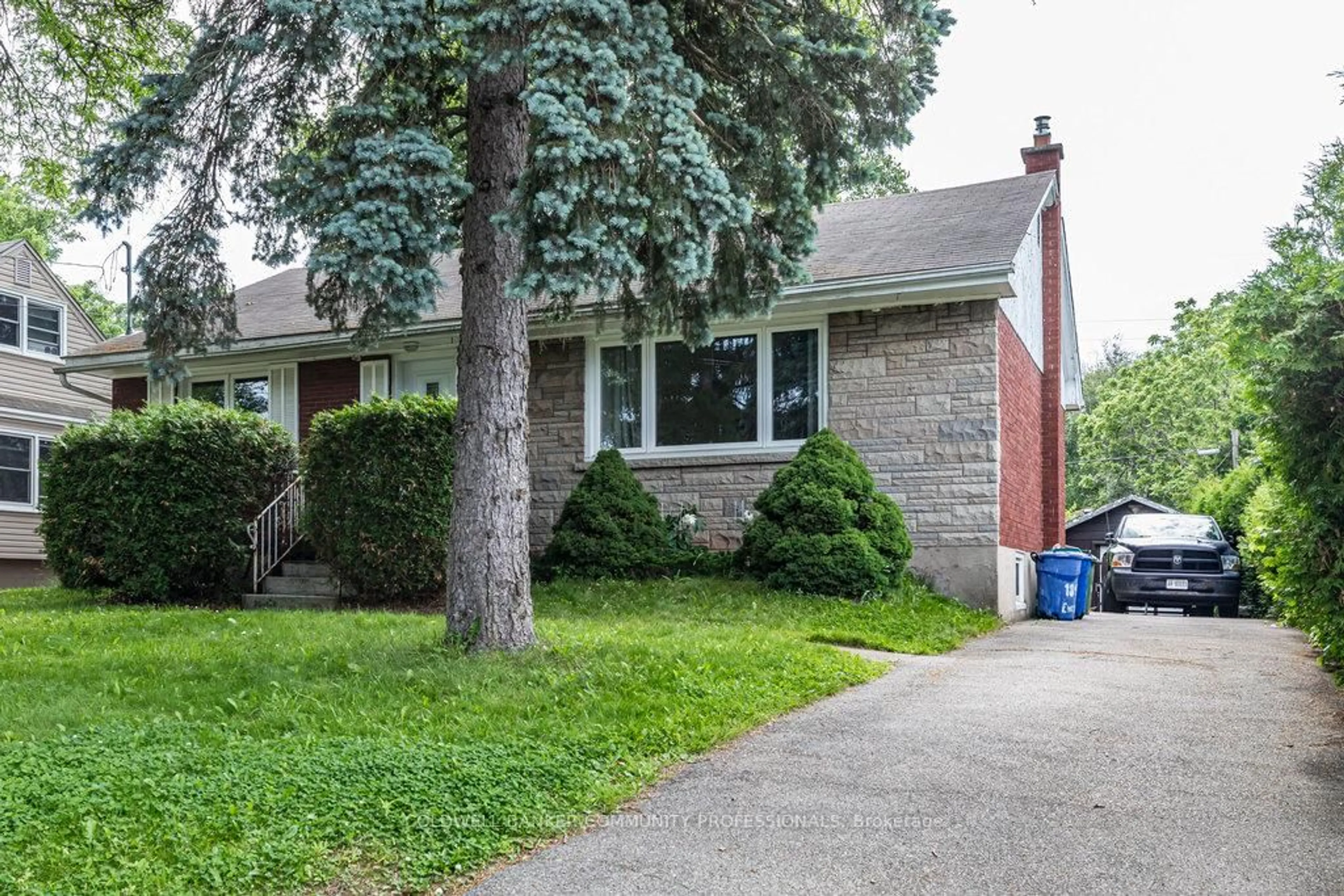 Home with brick exterior material, street for 184 Ewen Rd, Hamilton Ontario L8S 3C9