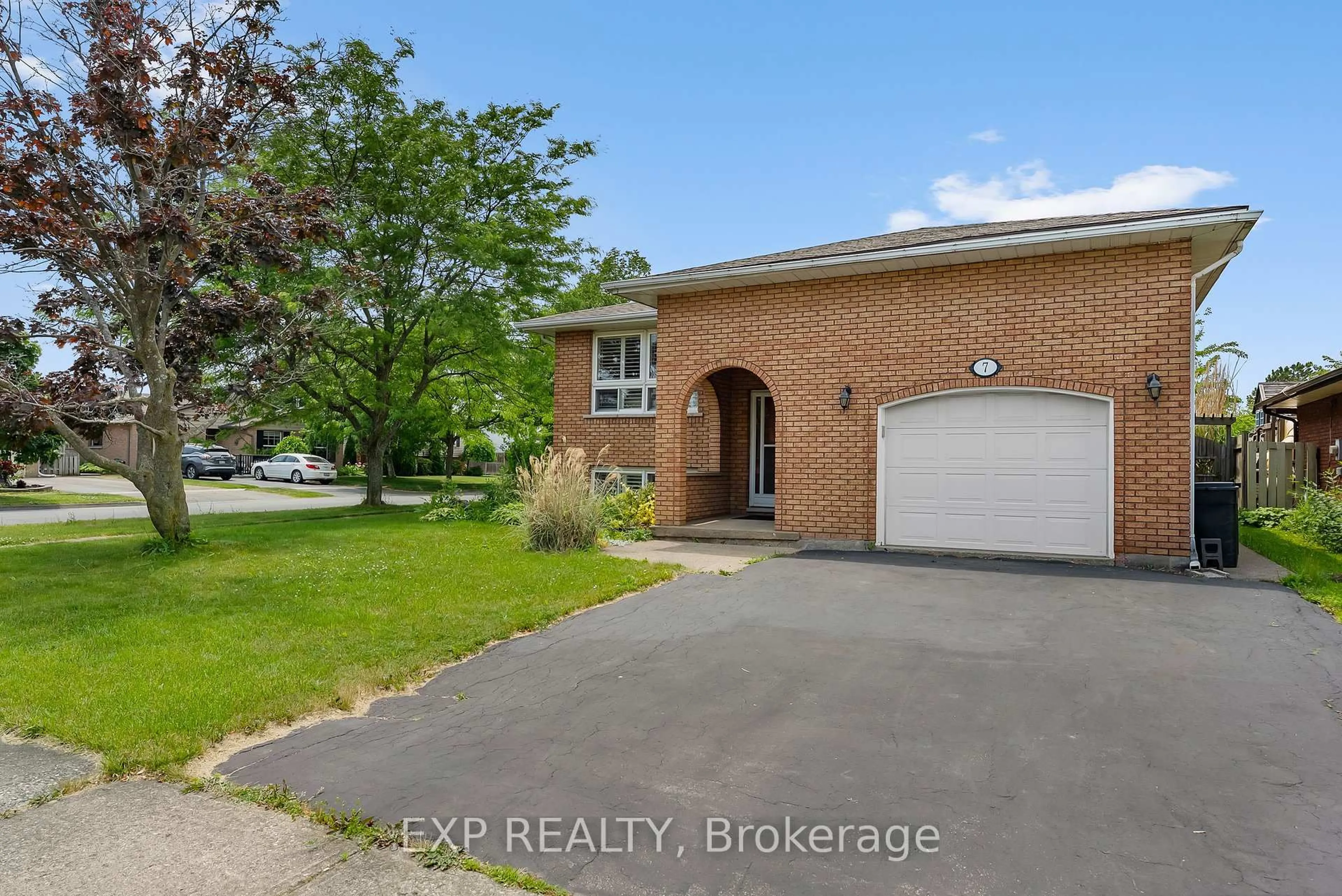 Unknown for 7 Canora Crt, Welland Ontario L3C 6H7