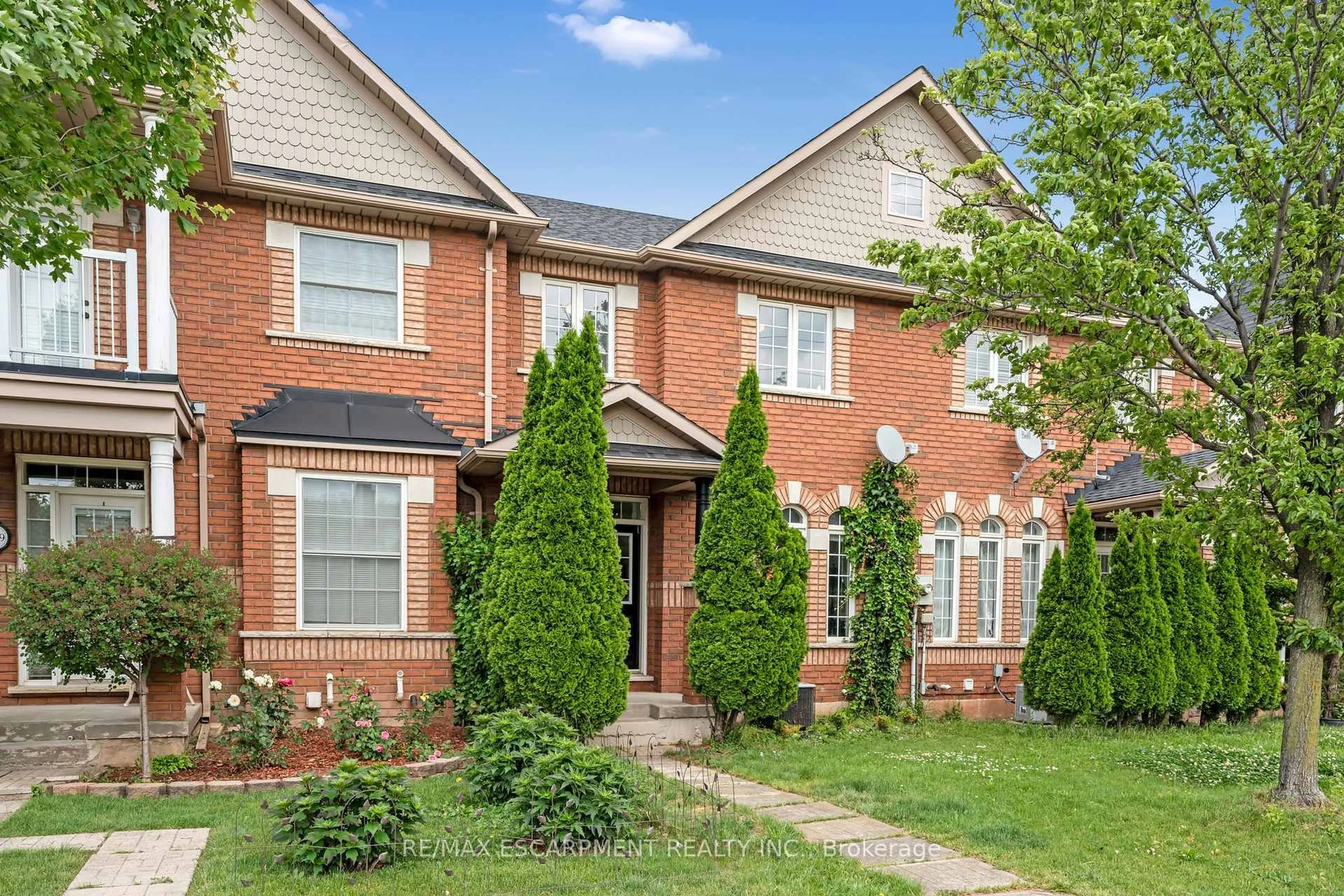 Home with brick exterior material, street for 461 HWY 8, Hamilton Ontario L8G 5G7