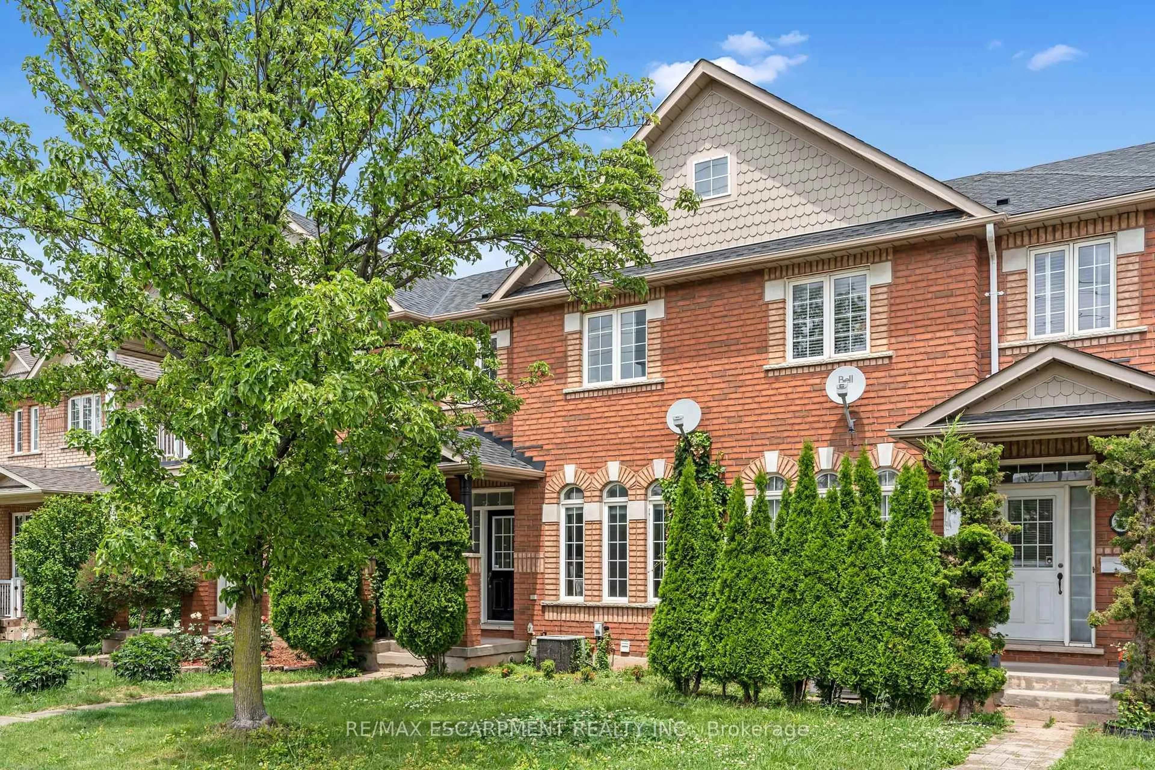 Home with brick exterior material, street for 461 HWY 8, Hamilton Ontario L8G 5G7