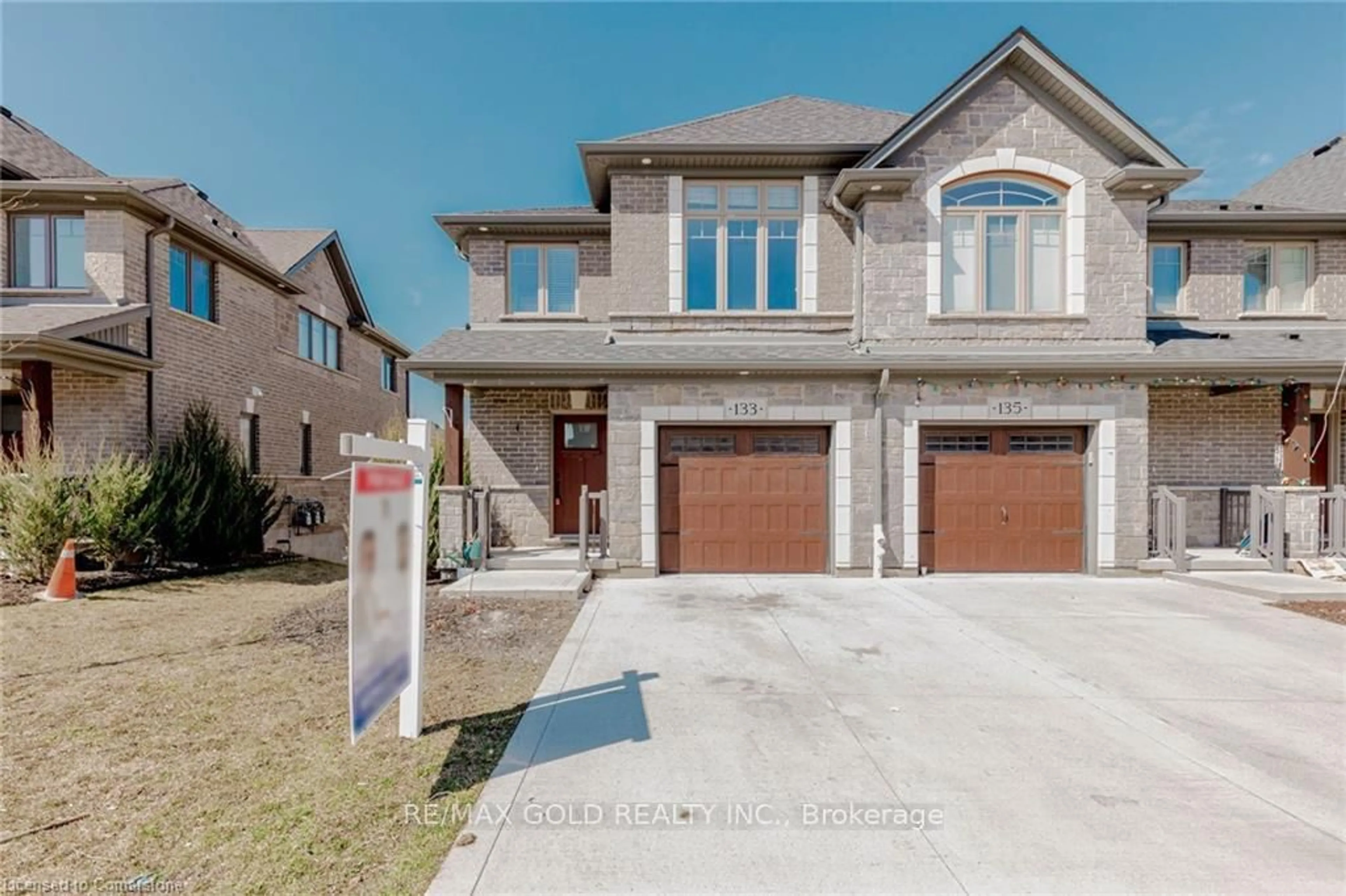 Home with brick exterior material, street for 133 Hollybrook Tr, Kitchener Ontario N2R 0P1