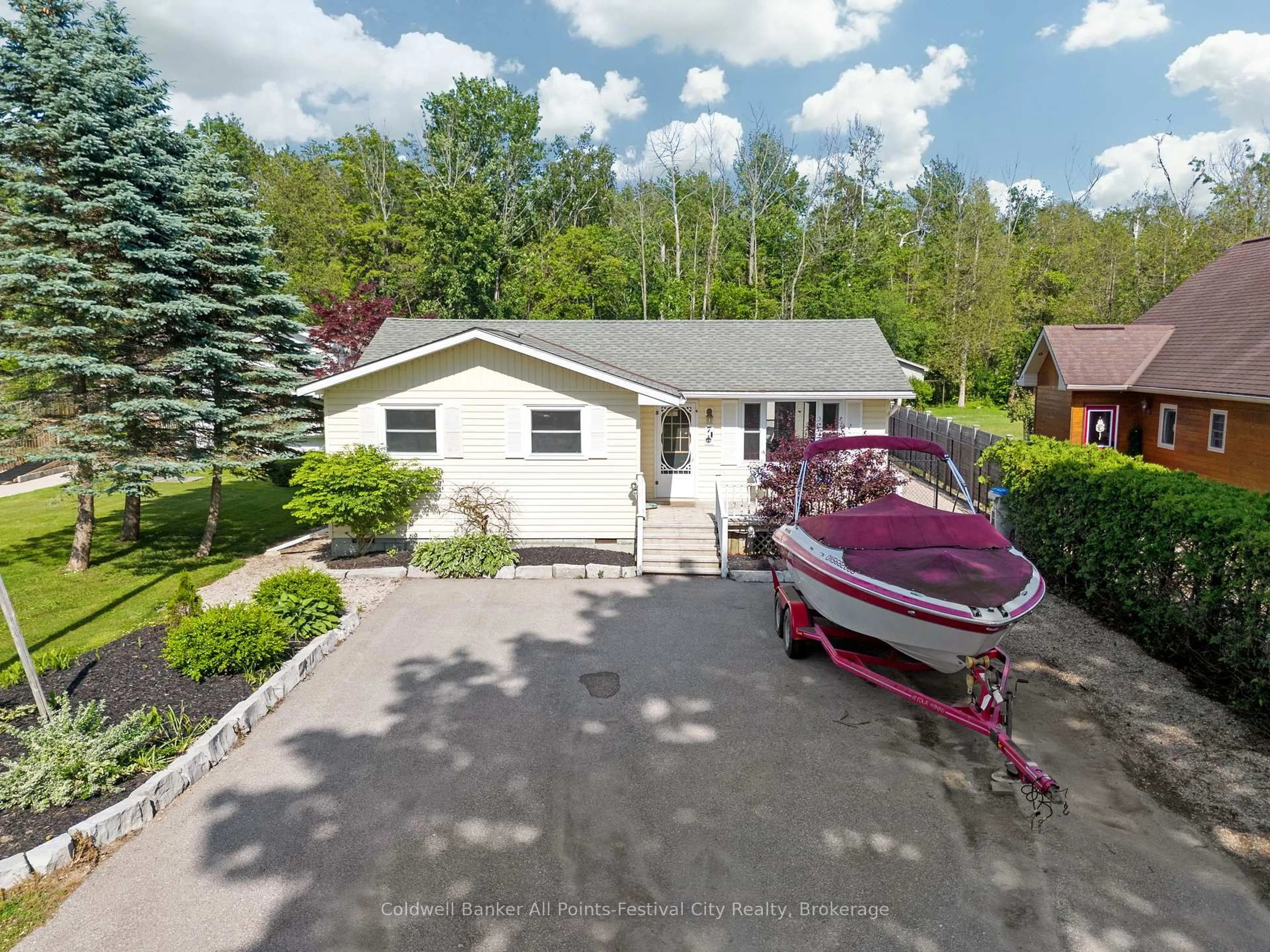 A pic from outside/outdoor area/front of a property/back of a property/a pic from drone, street for 7 Andrews Cres, Central Huron Ontario N7A 3X8