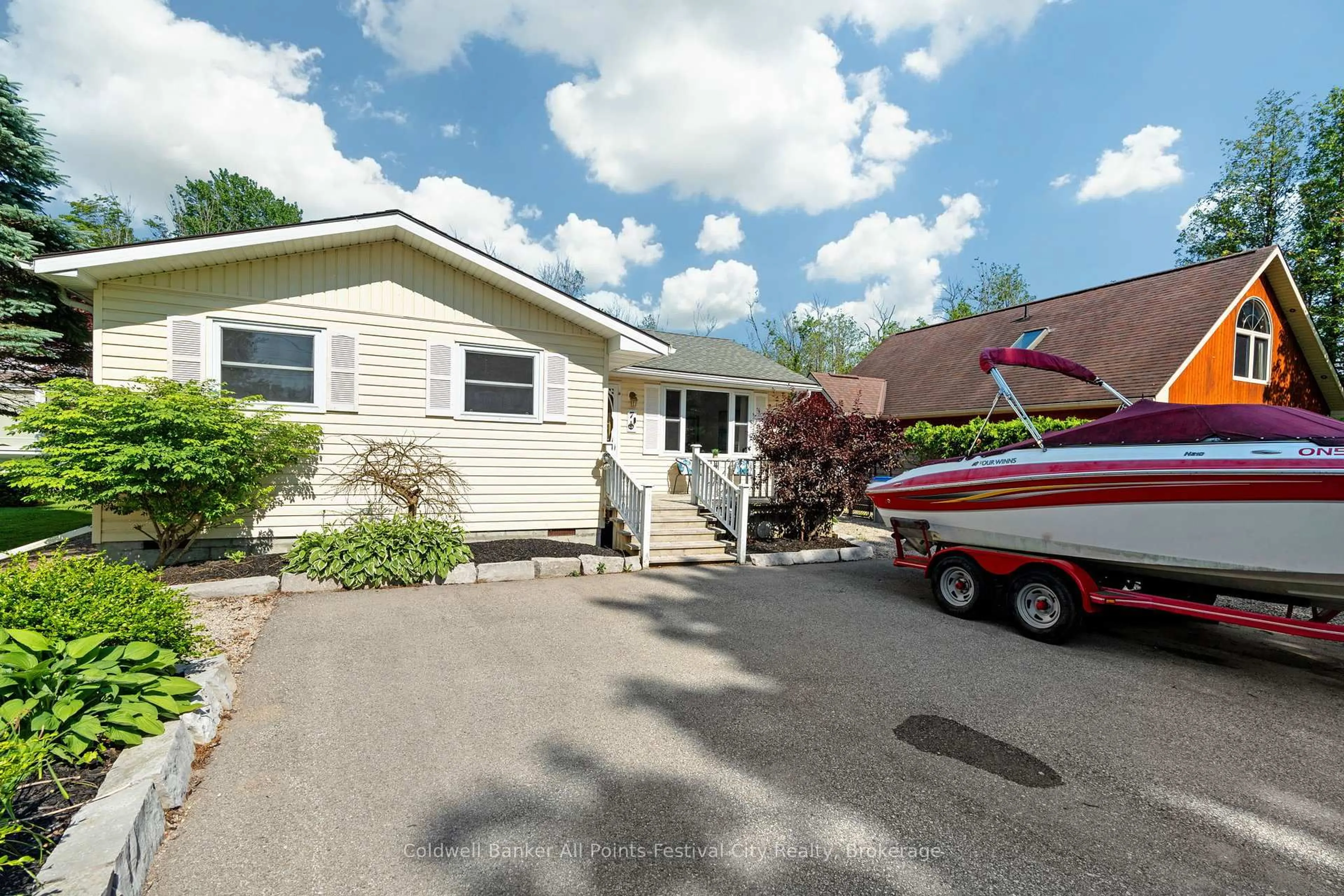 Unknown for 7 Andrews Cres, Central Huron Ontario N7A 3X8