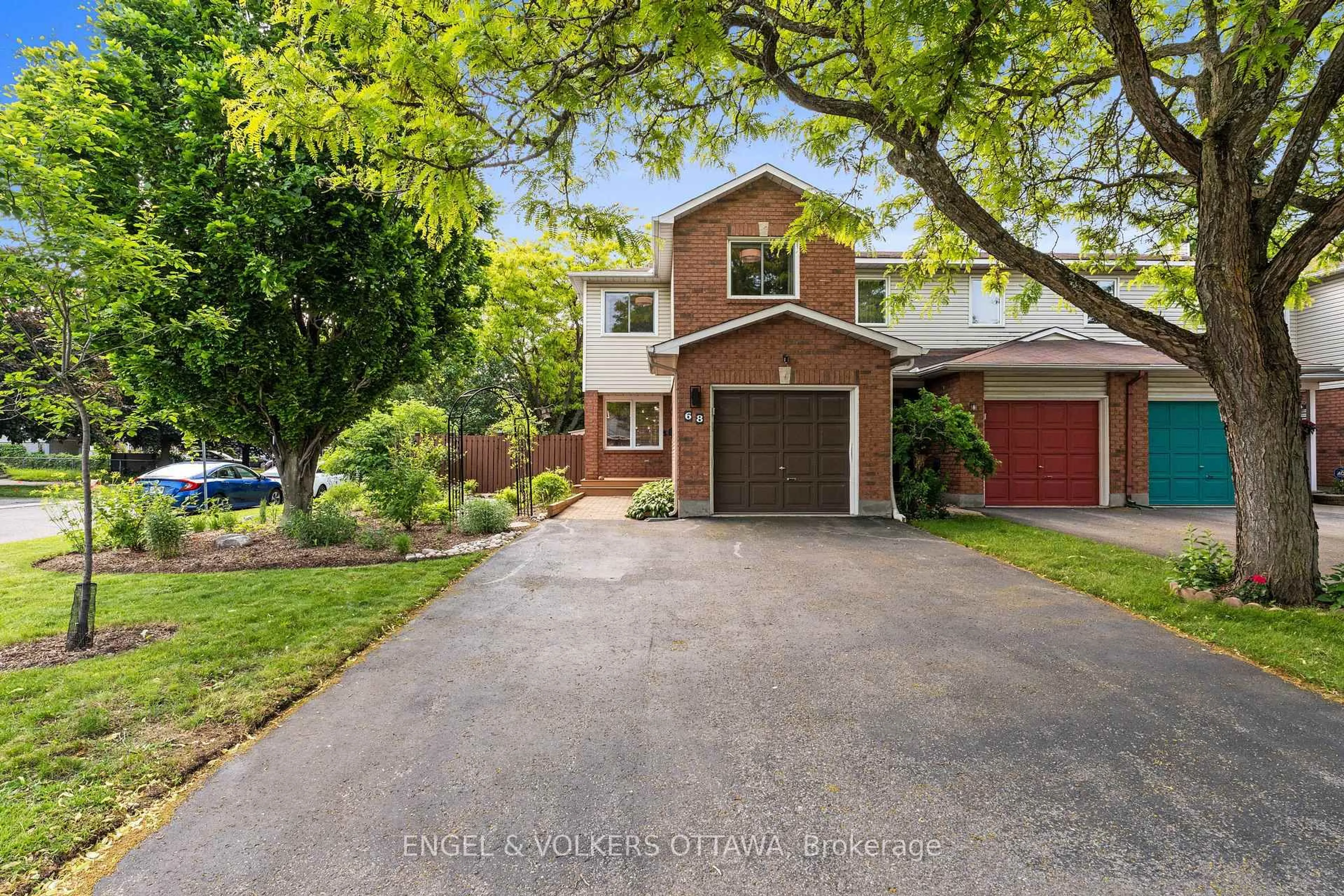 A pic from outside/outdoor area/front of a property/back of a property/a pic from drone, street for 68 Thornbury Cres, Ottawa Ontario K2G 6C4