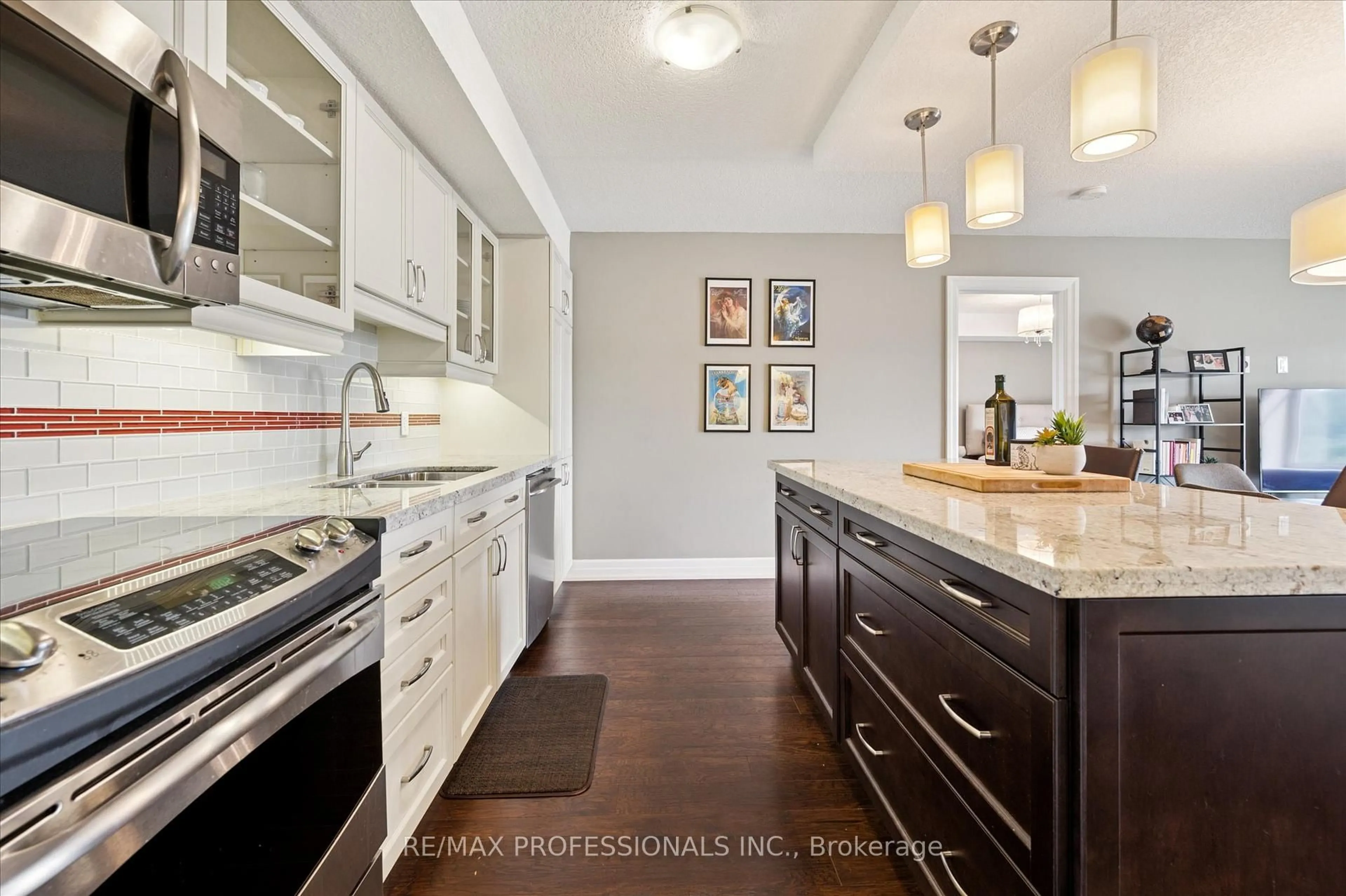 Contemporary kitchen, ceramic/tile floor for 776 Laurelwood Dr #706, Waterloo Ontario N2N 0A8