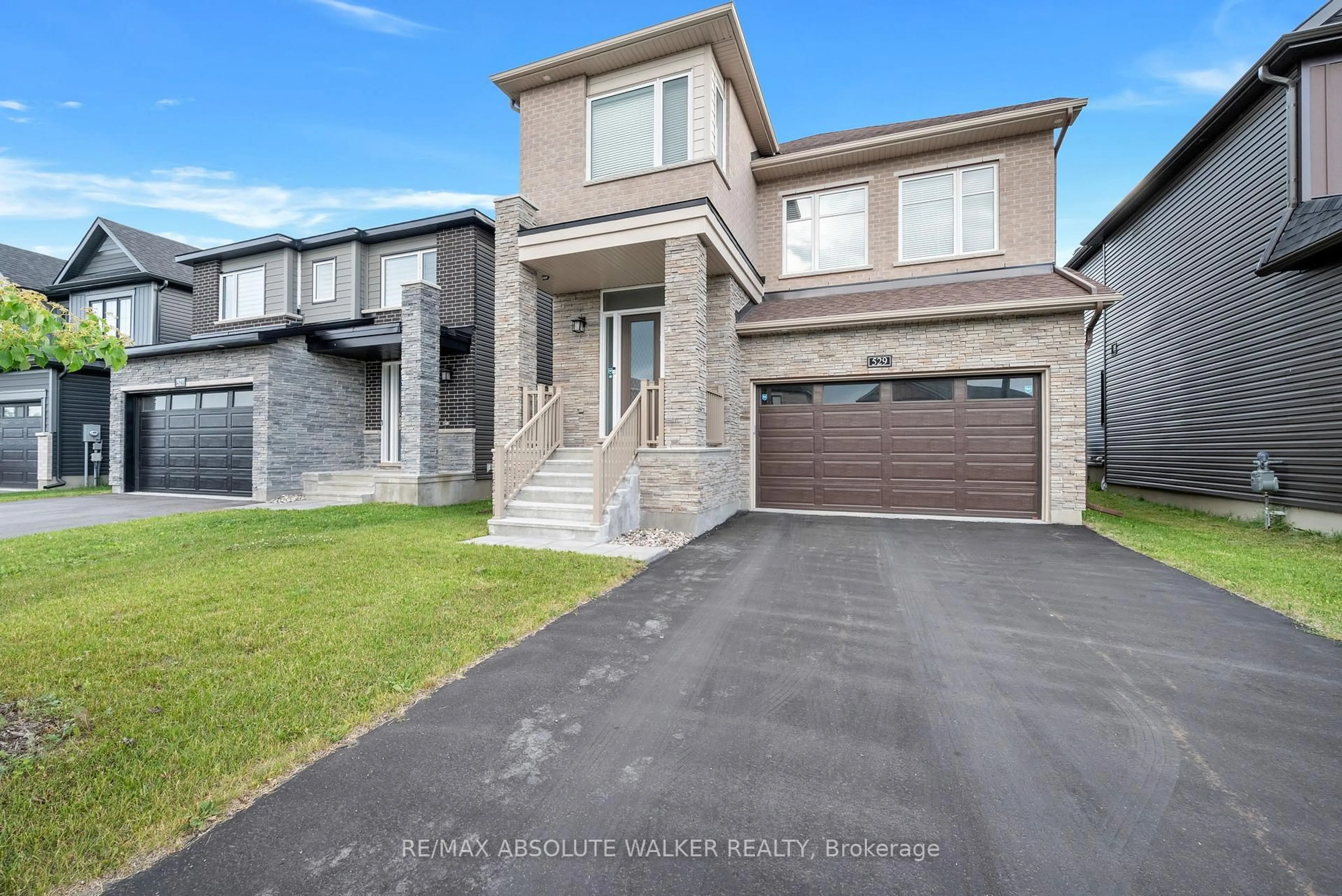 Home with brick exterior material, street for 529 Anchor Circ, Ottawa Ontario K4M 0X5