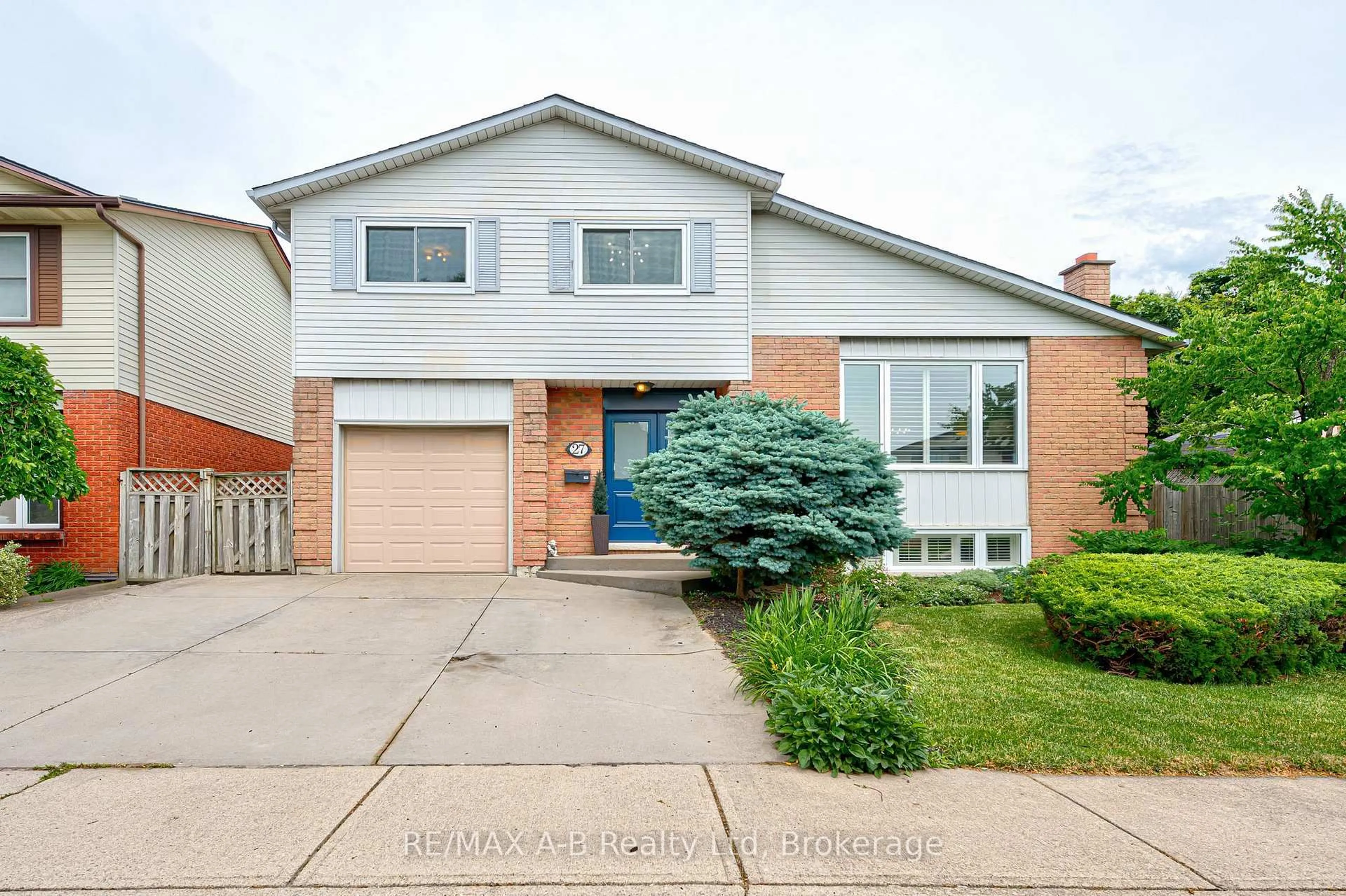 Home with brick exterior material, street for 27 Basin Cres, Hamilton Ontario L8T 4W8