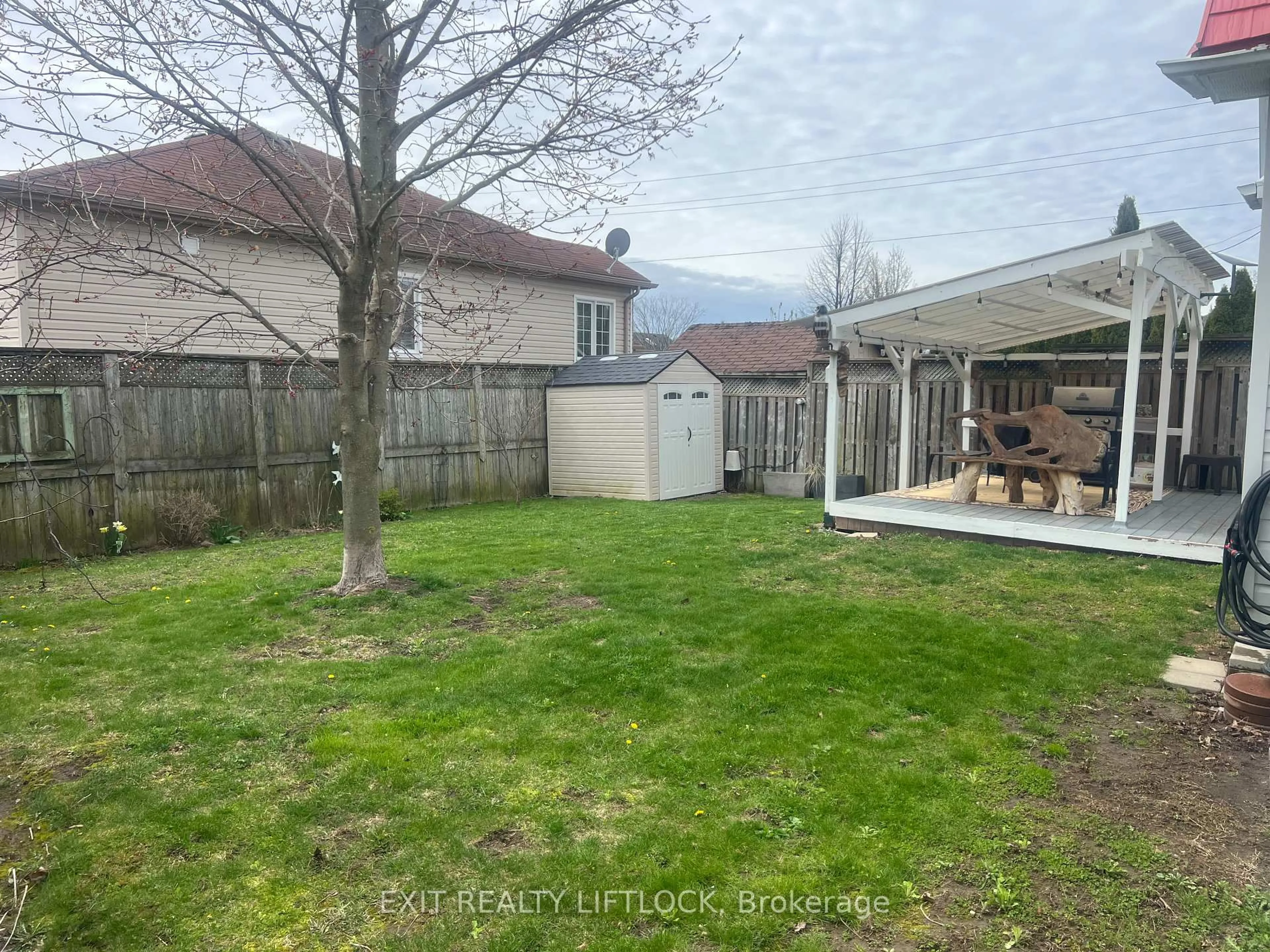 A pic from outside/outdoor area/front of a property/back of a property/a pic from drone, street for 58 Baxter Pl, Port Hope Ontario L1A 4J6