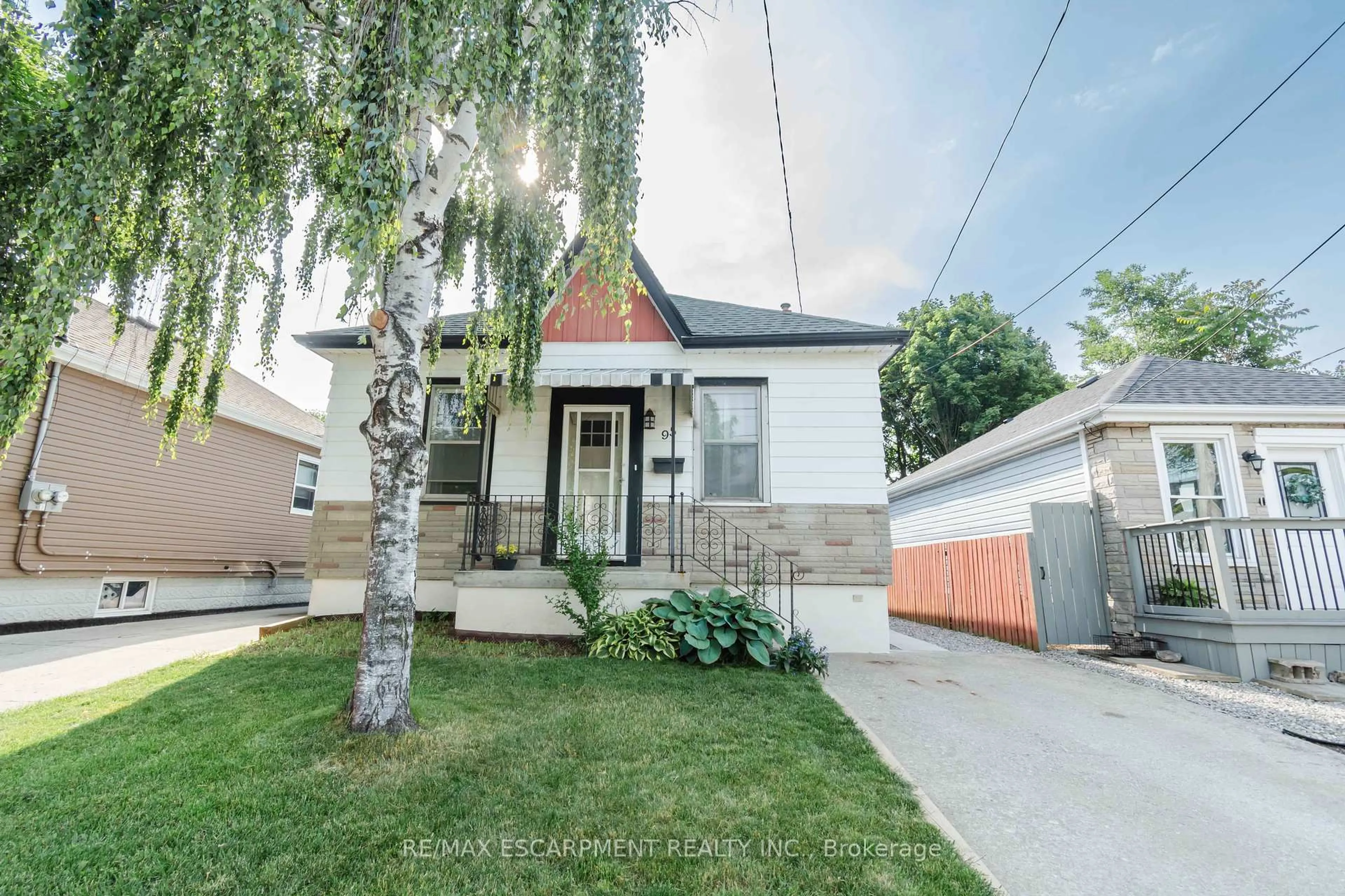 Unknown for 95 East 31st St, Hamilton Ontario L8V 3M9