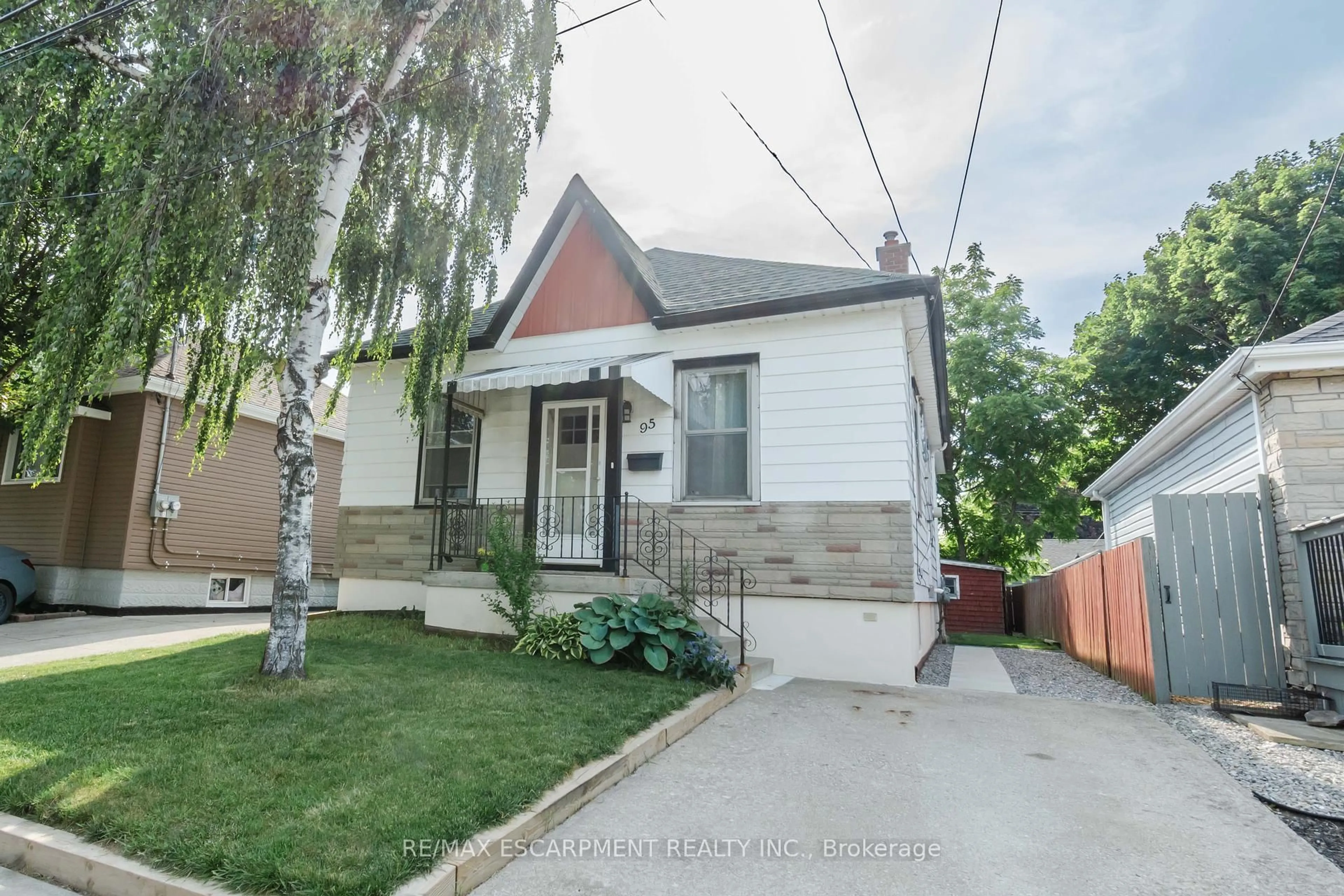Unknown for 95 East 31st St, Hamilton Ontario L8V 3M9