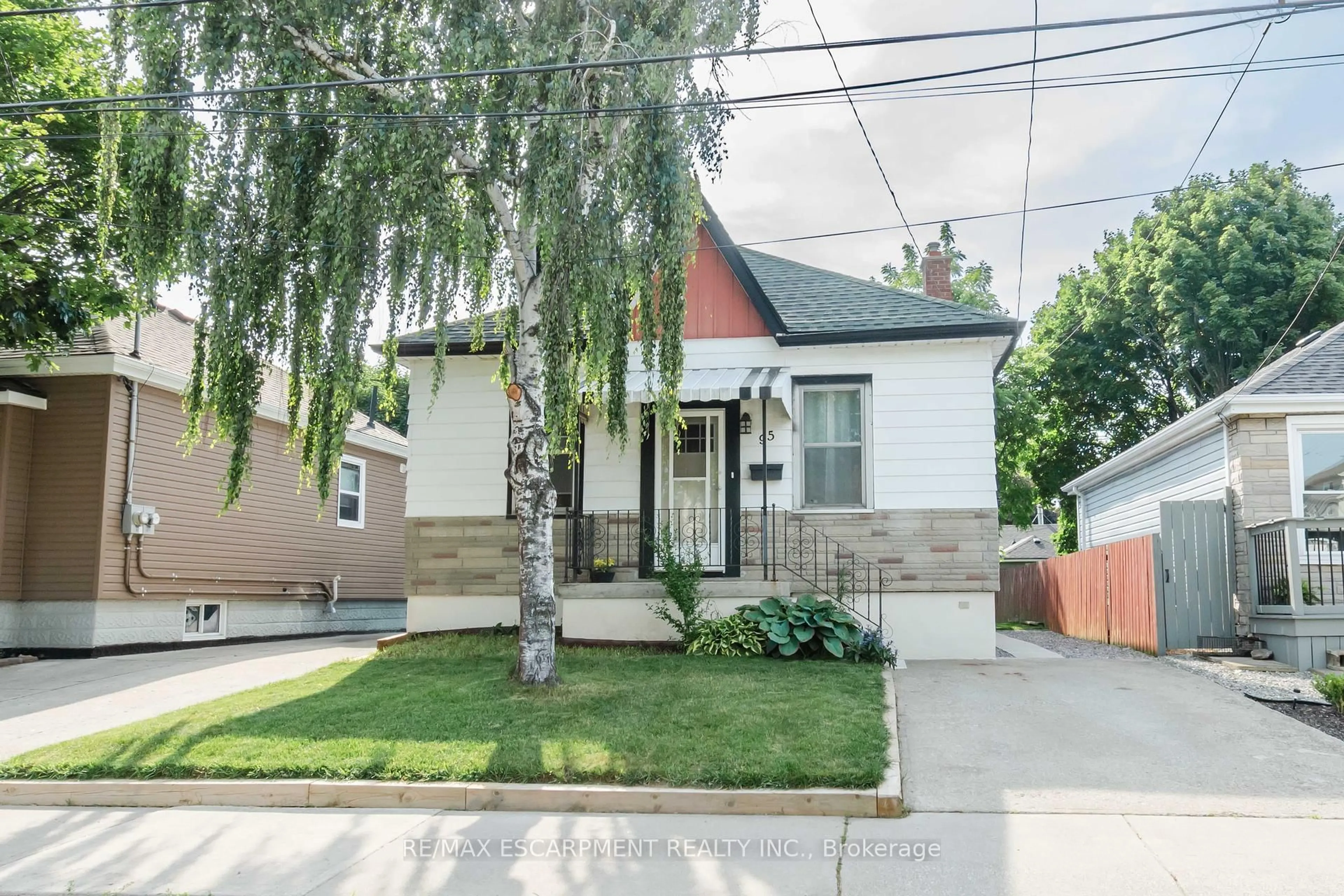 Unknown for 95 East 31st St, Hamilton Ontario L8V 3M9