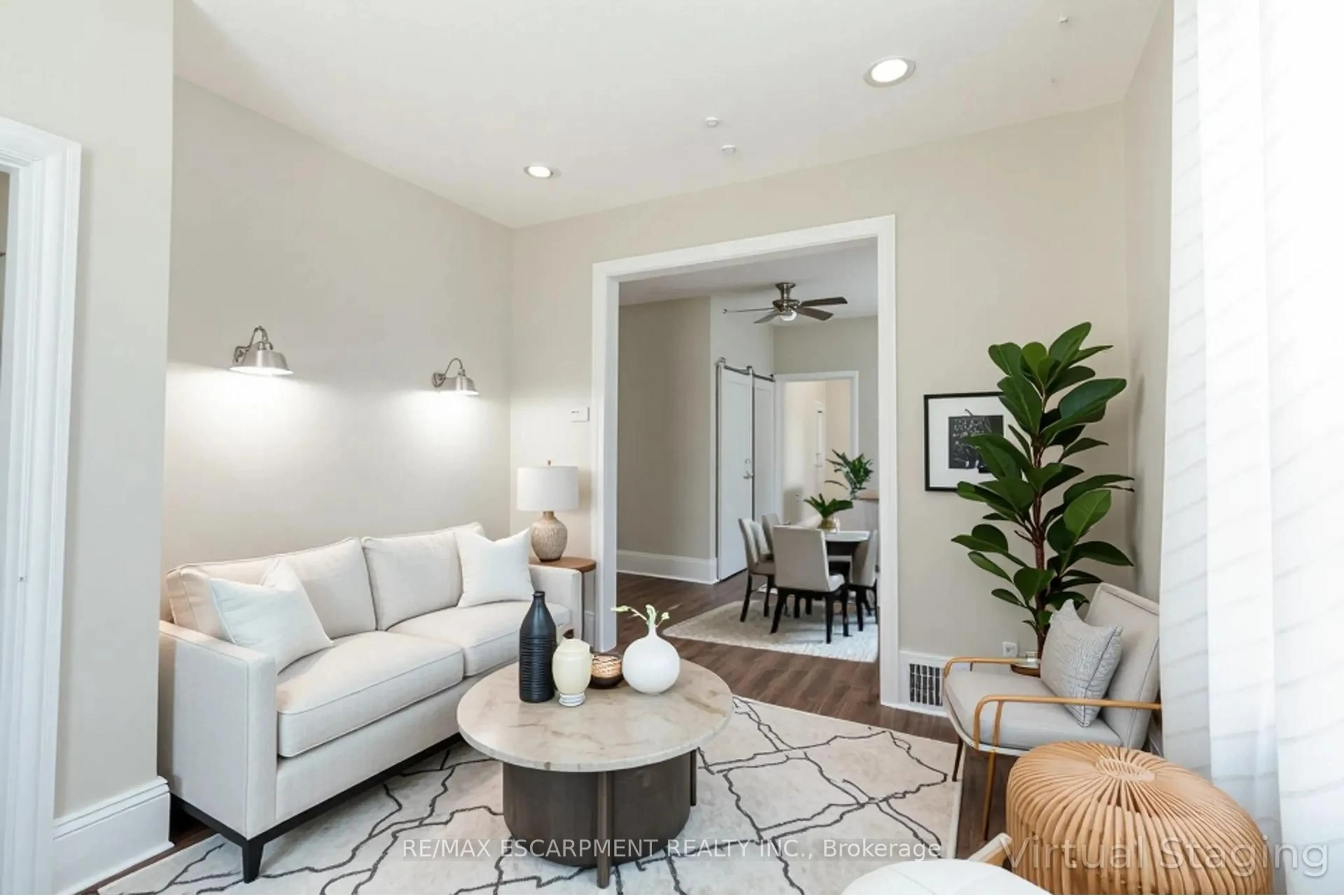 Living room with furniture, unknown for 95 East 31st St, Hamilton Ontario L8V 3M9