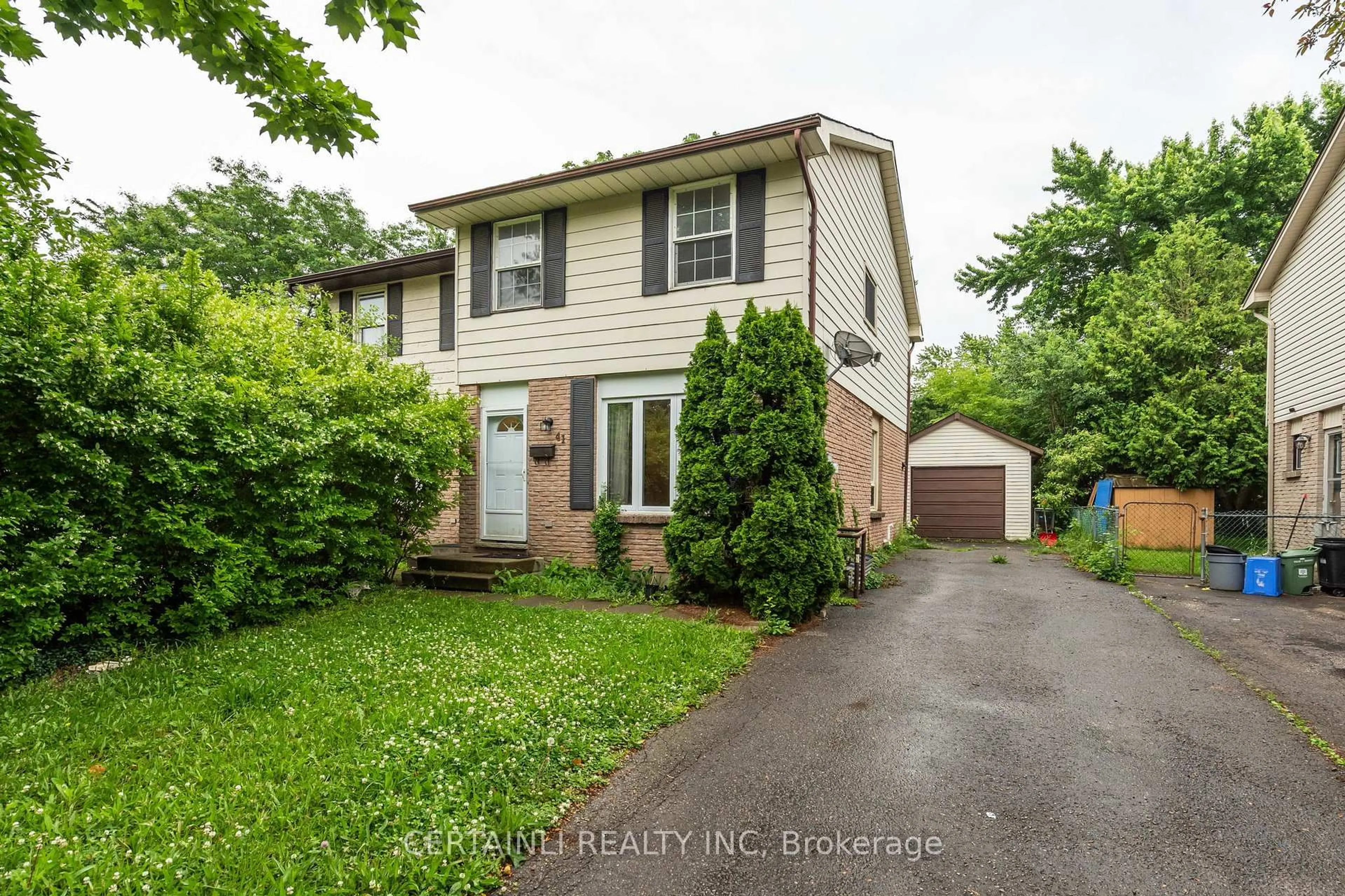 A pic from outside/outdoor area/front of a property/back of a property/a pic from drone, street for 41 Inverary Rd, London North Ontario N6G 3L5