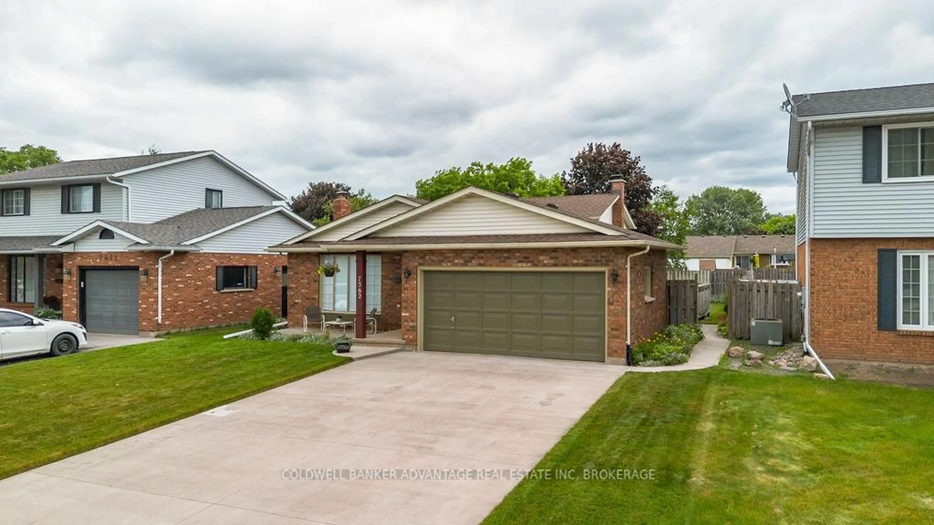 Home with brick exterior material, street for 7362 Nathan Cres, Niagara Falls Ontario L2G 7R6