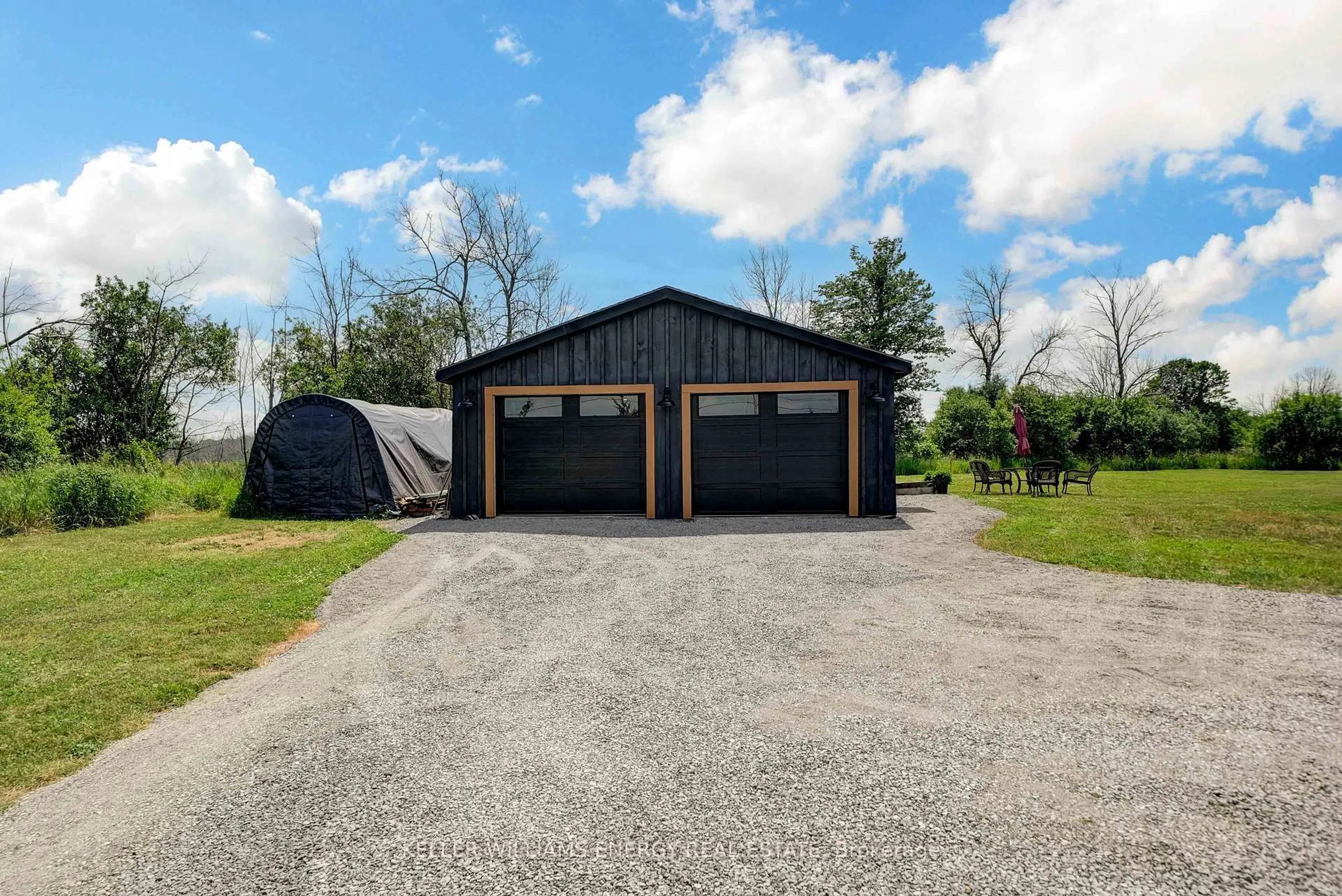 Shed for 19893 Loyalist Pkwy, Prince Edward County Ontario K0K 1T0
