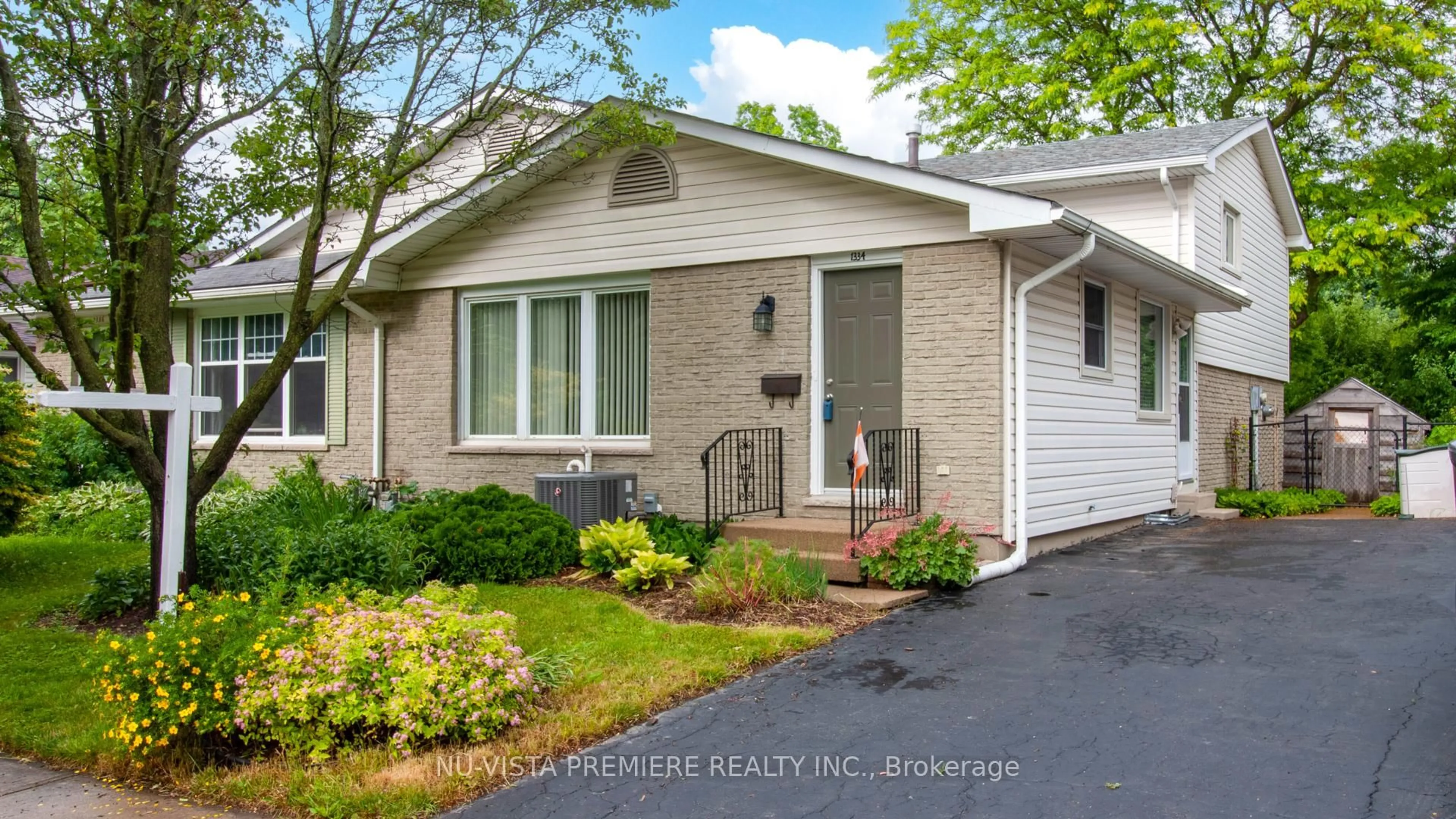 Home with vinyl exterior material, street for 1334 Blanchard Rd, London North Ontario N6G 3J6