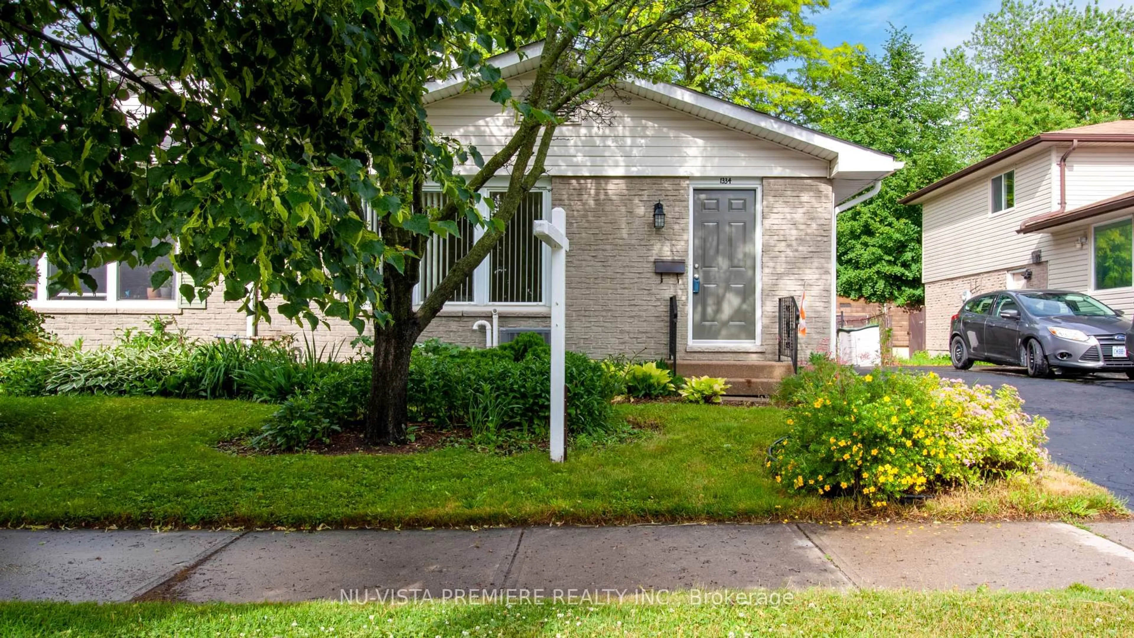 Home with vinyl exterior material, street for 1334 Blanchard Rd, London North Ontario N6G 3J6
