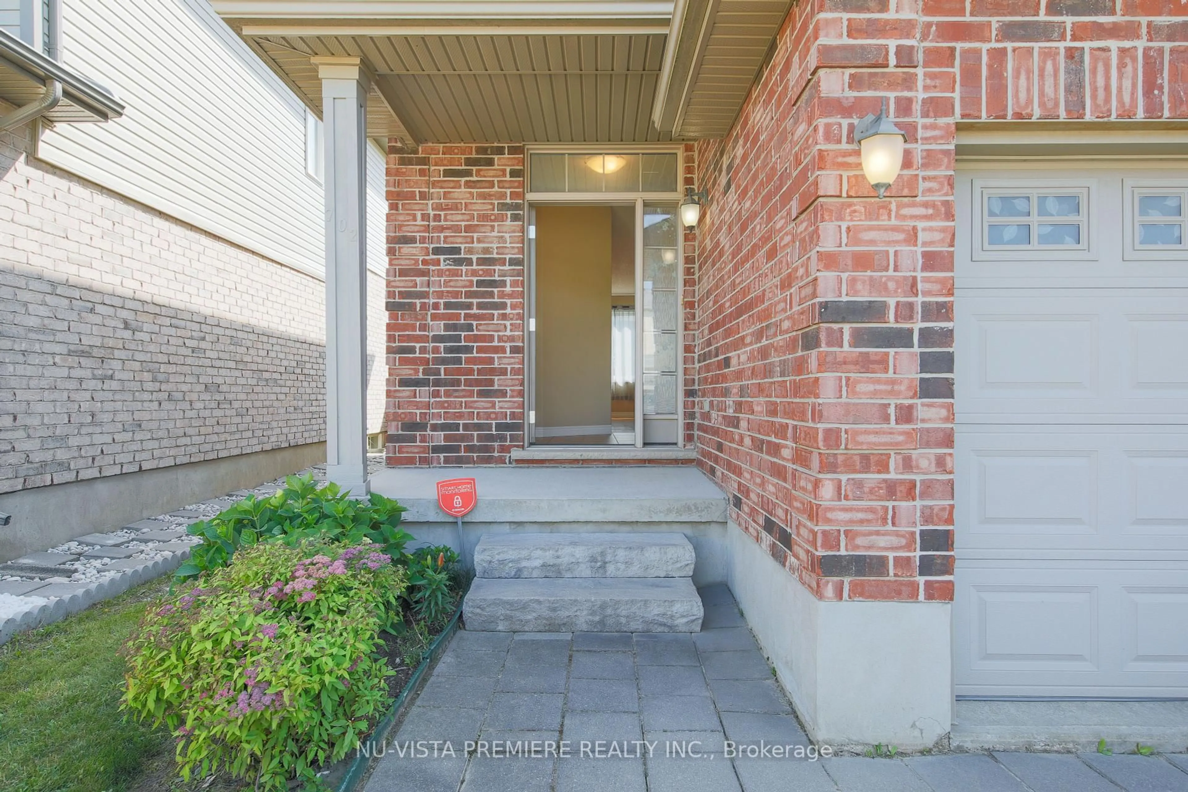 Unknown for 702 Springwood Cres, London North Ontario N6G 0H8