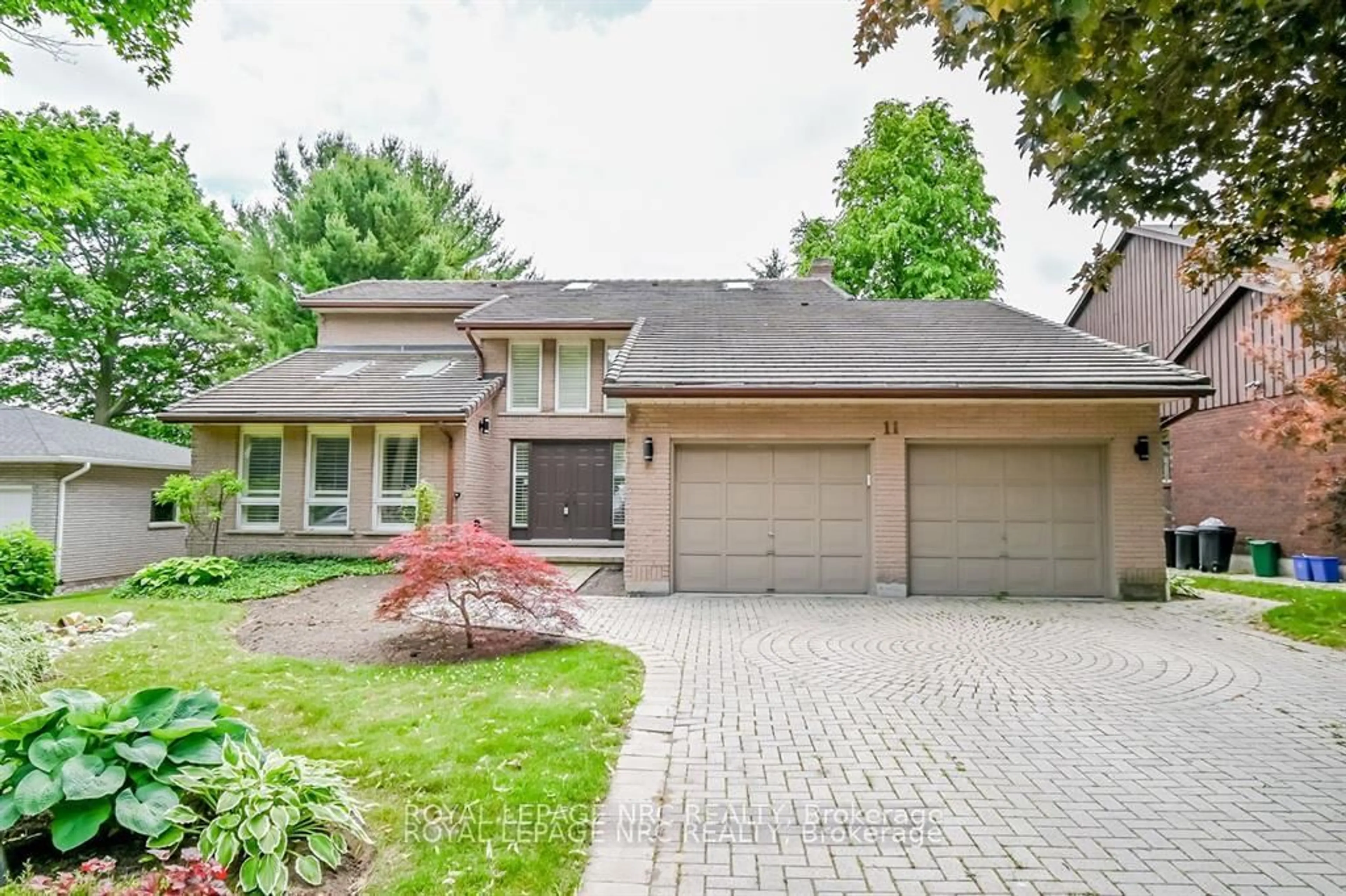 Home with brick exterior material, street for 11 Forest Hill Cres, Pelham Ontario L0S 1E1