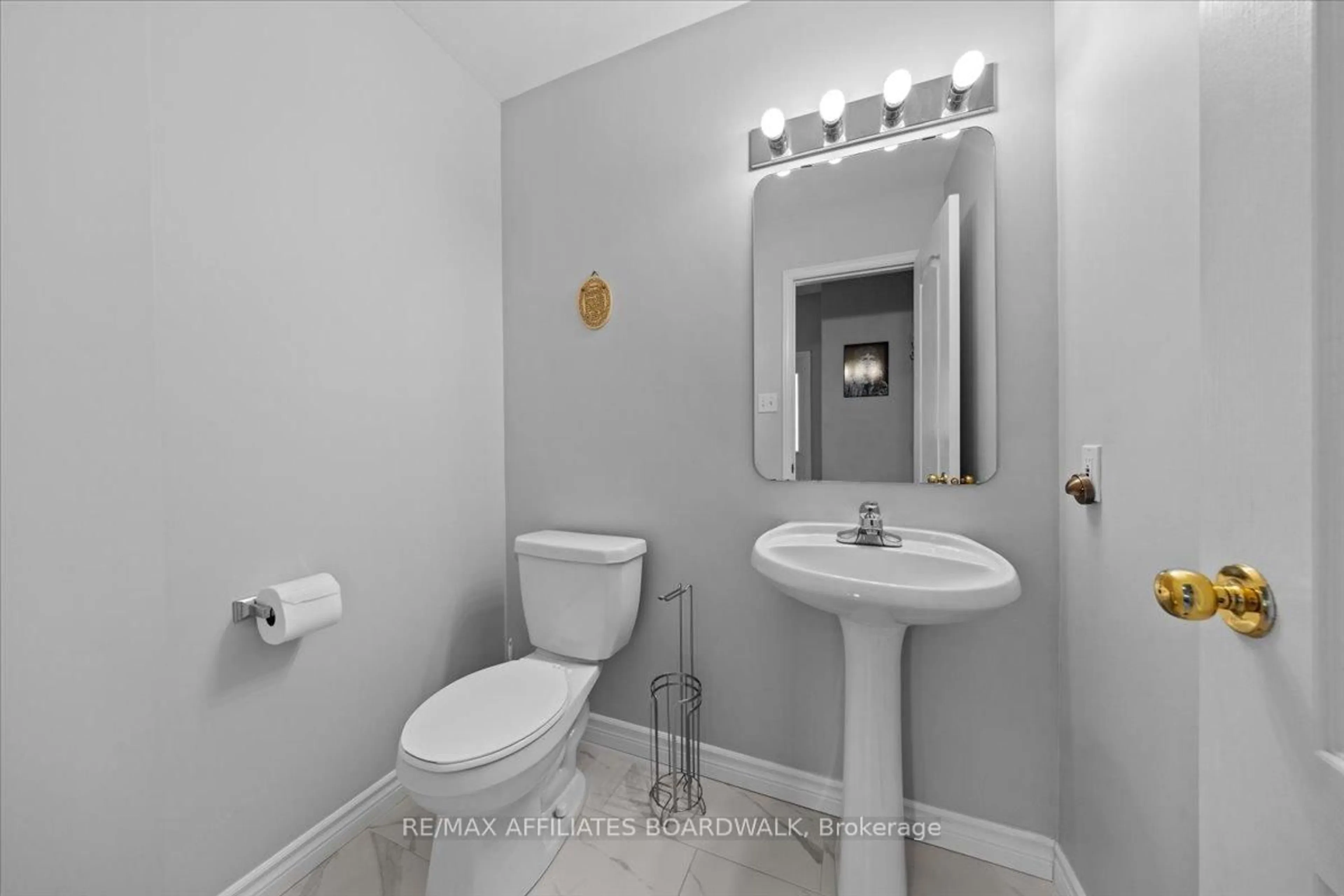 Standard bathroom, unknown for 4 Castlemore St, Nepean Ontario K2G 6K8