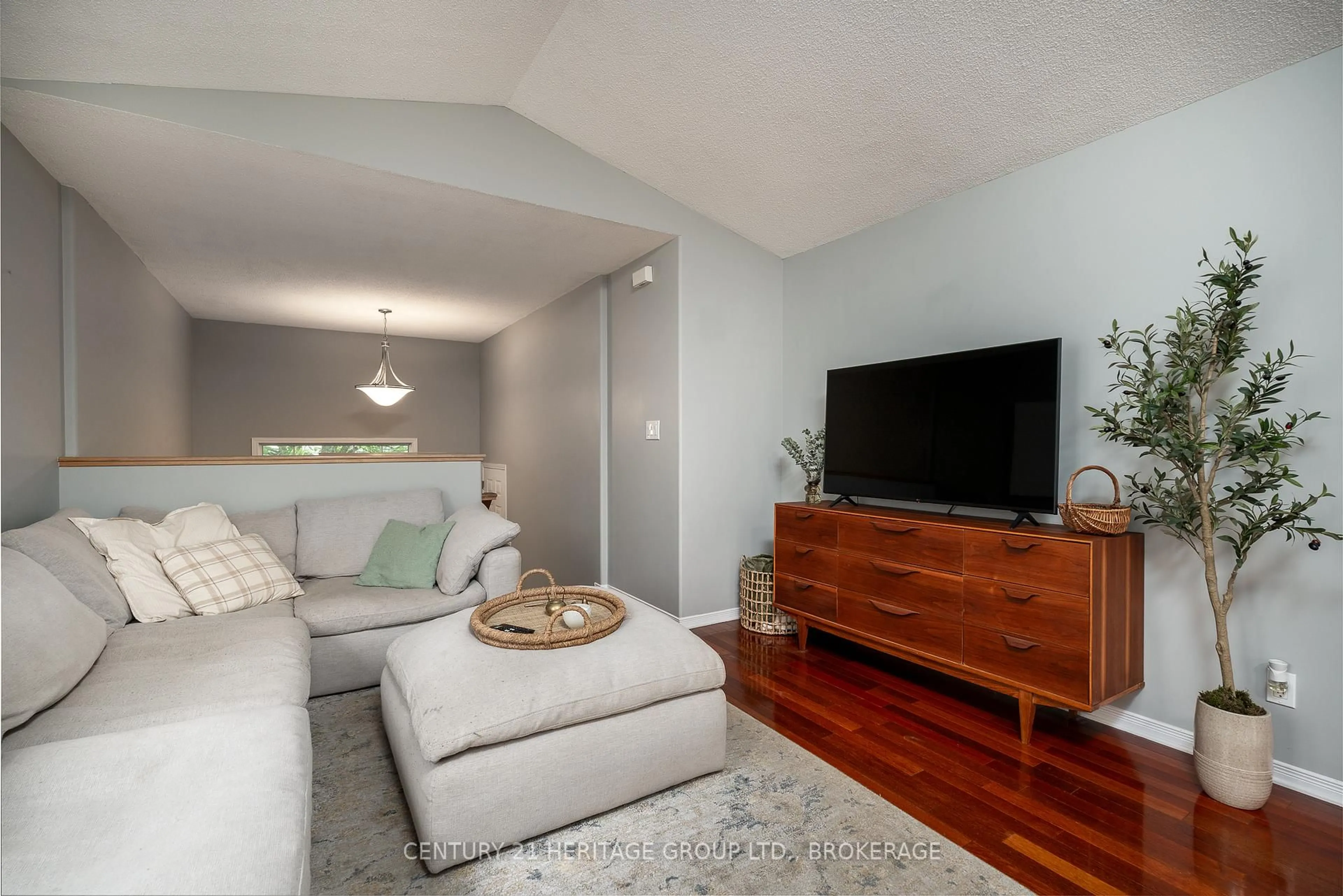 Living room with furniture, unknown for 311 Quarry Pond Crt, Kingston Ontario K7K 7L6