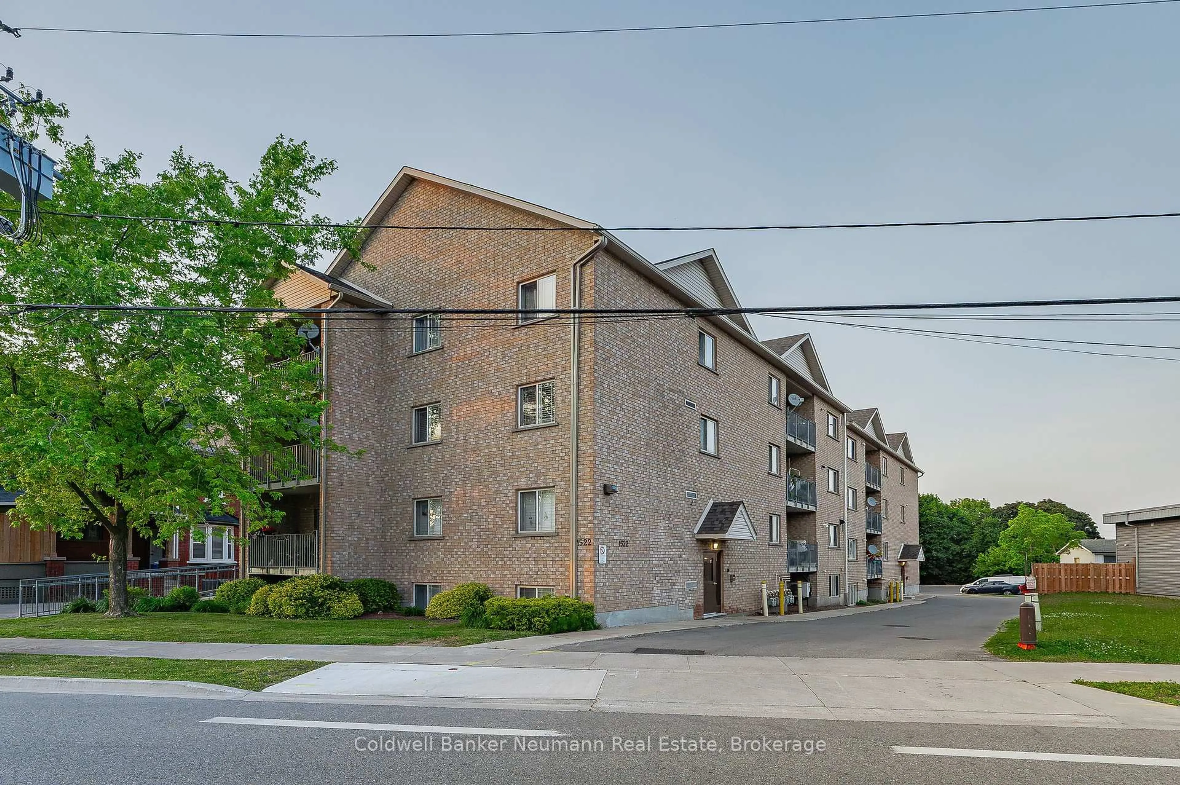 A pic from outside/outdoor area/front of a property/back of a property/a pic from drone, street for 1522 King St #101, Kitchener Ontario N2G 2P1