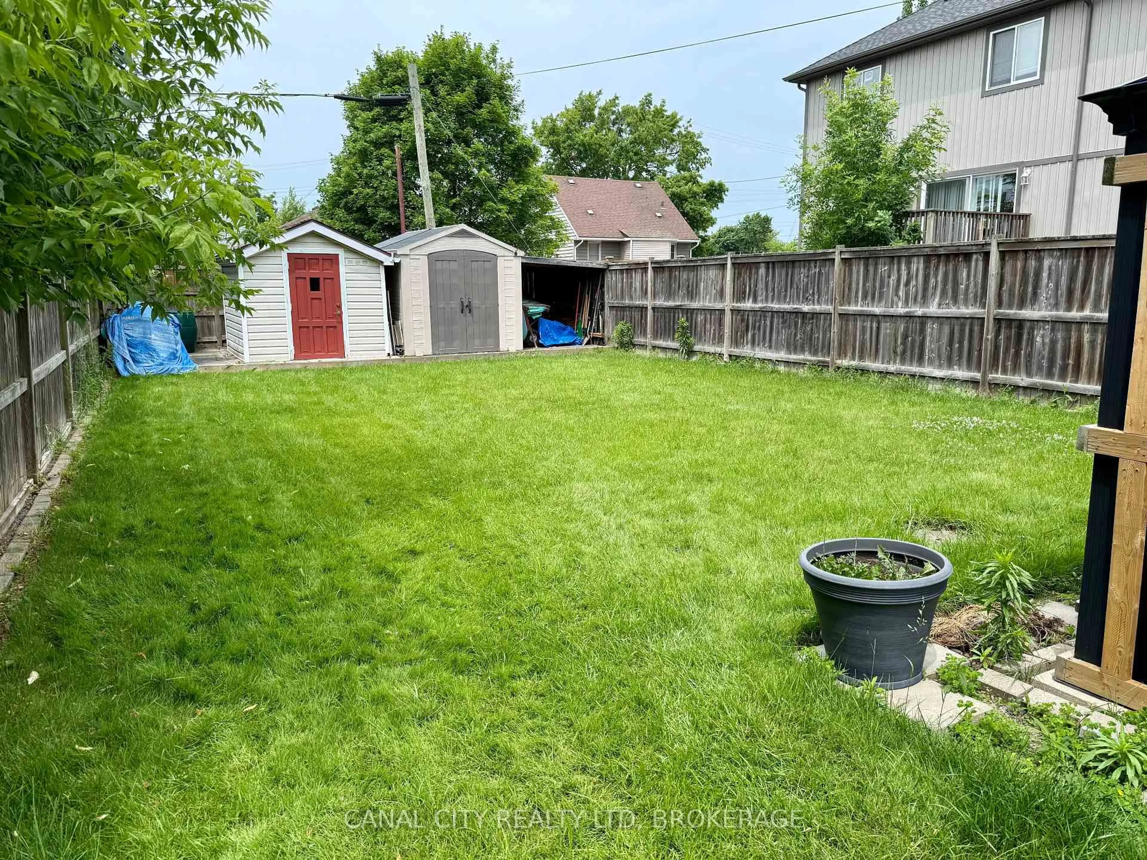 Shed for 75 West St, Thorold Ontario L2V 2S4