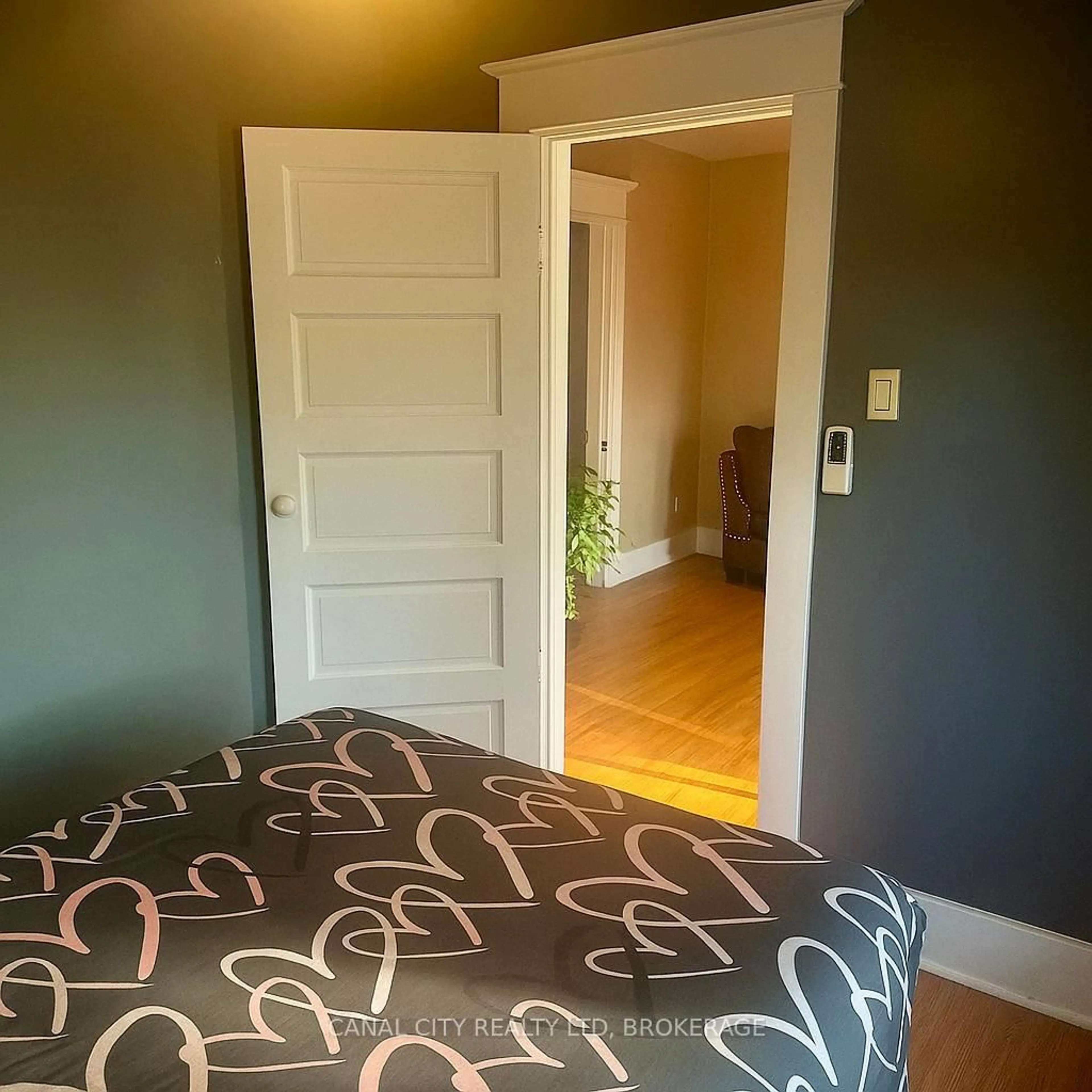 A pic of a room for 75 West St, Thorold Ontario L2V 2S4