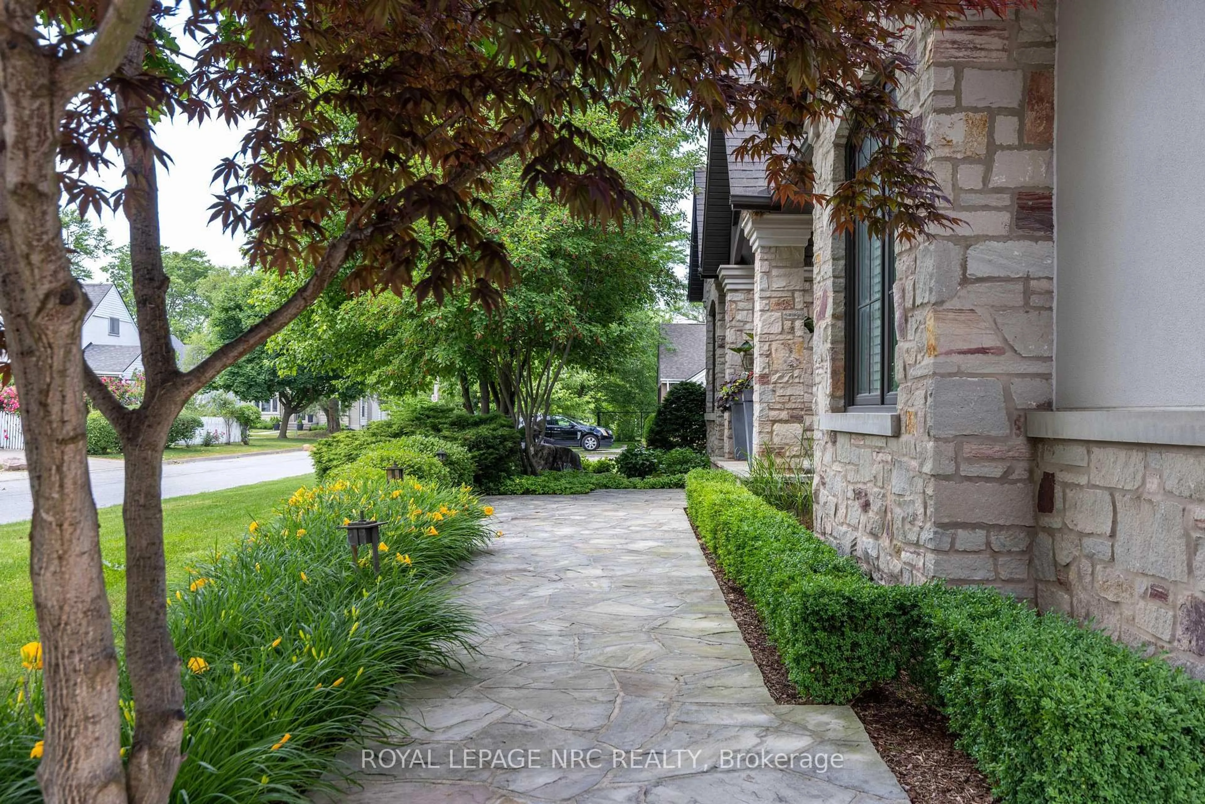 Unknown for 115 Riverdale Dr, St. Catharines Ontario L2R 4C1