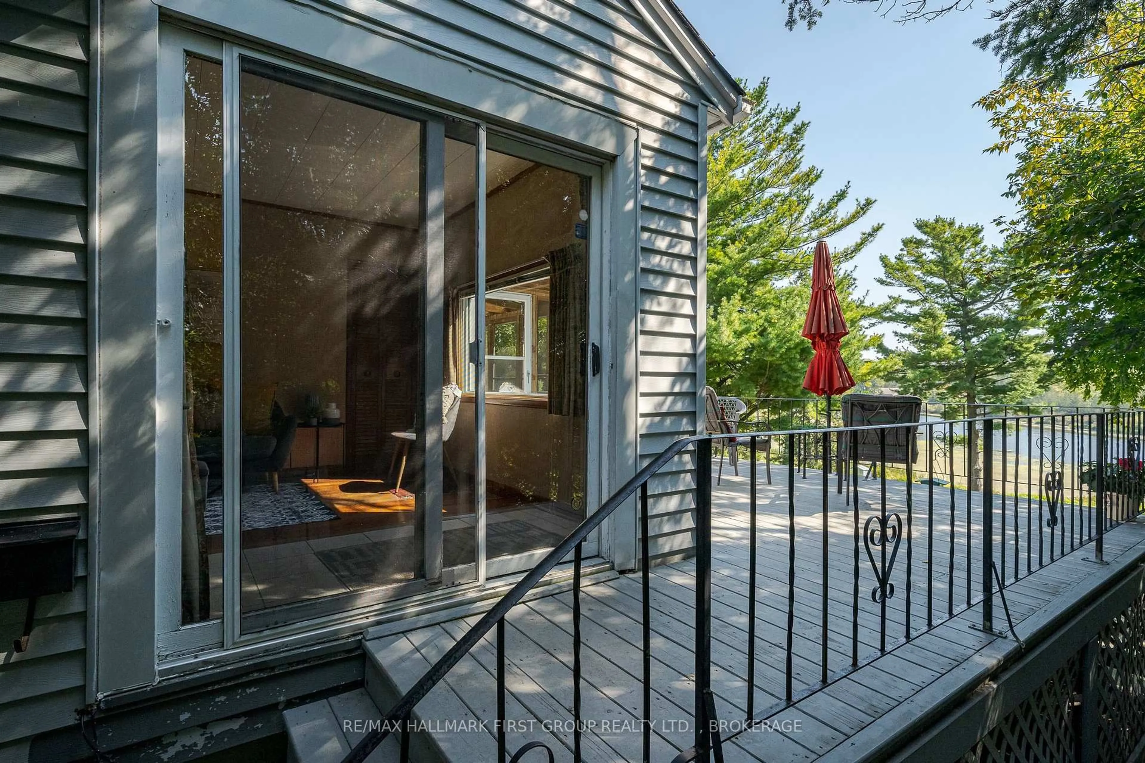 Patio, street for 366 Dundas St, Greater Napanee Ontario K7R 2B6