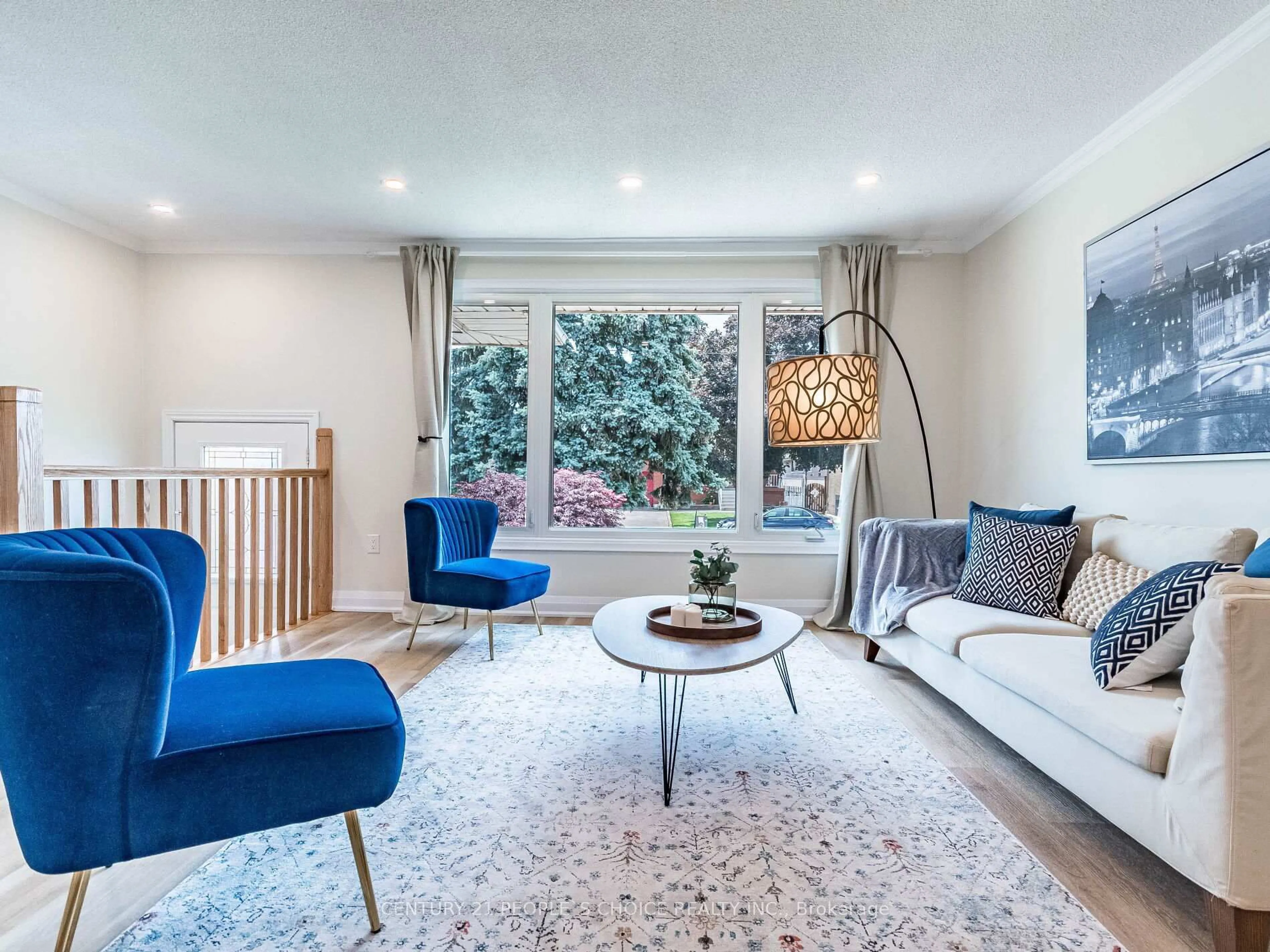 Living room with furniture, unknown for 237 Highridge Ave, Hamilton Ontario L8E 3P6