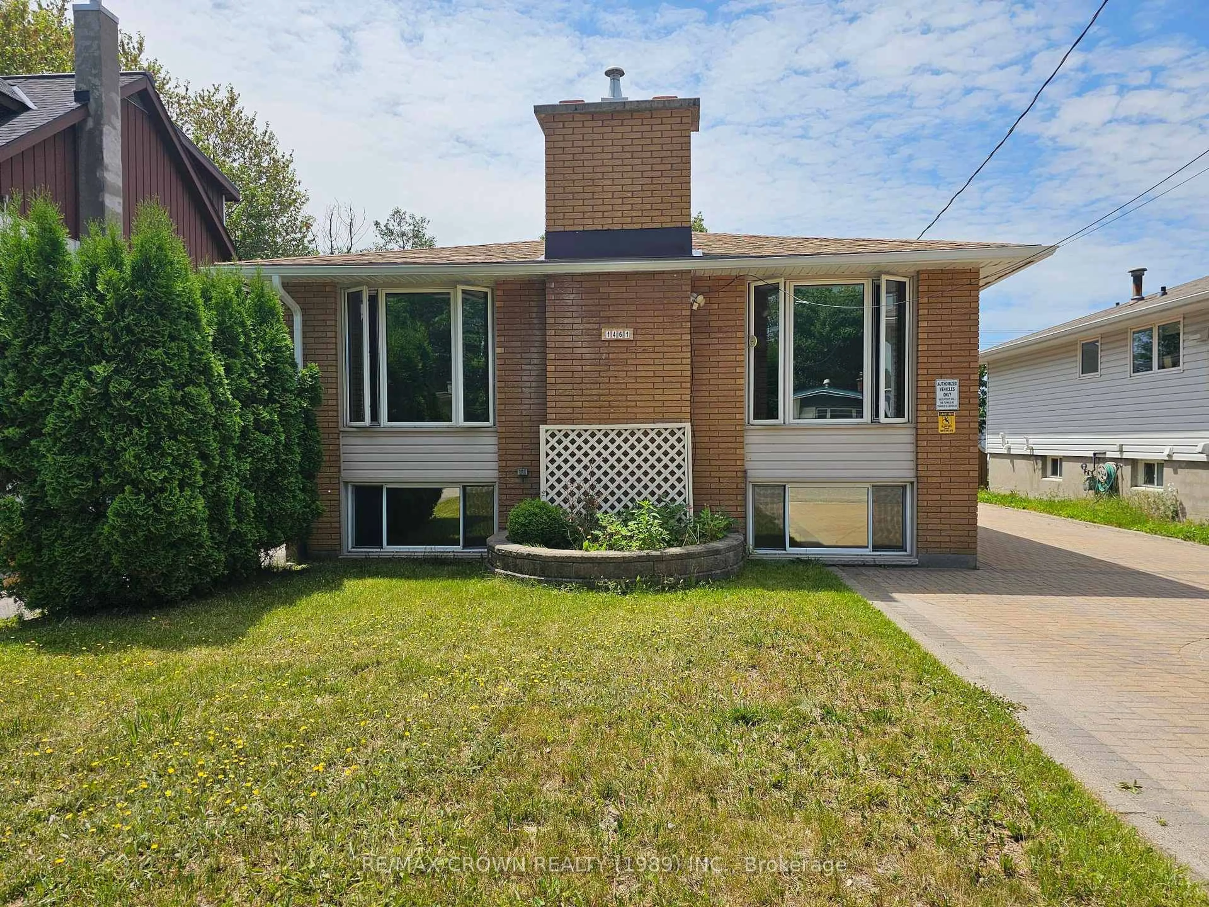 Home with brick exterior material, street for 1461 Jane St, North Bay Ontario P1B 3J7