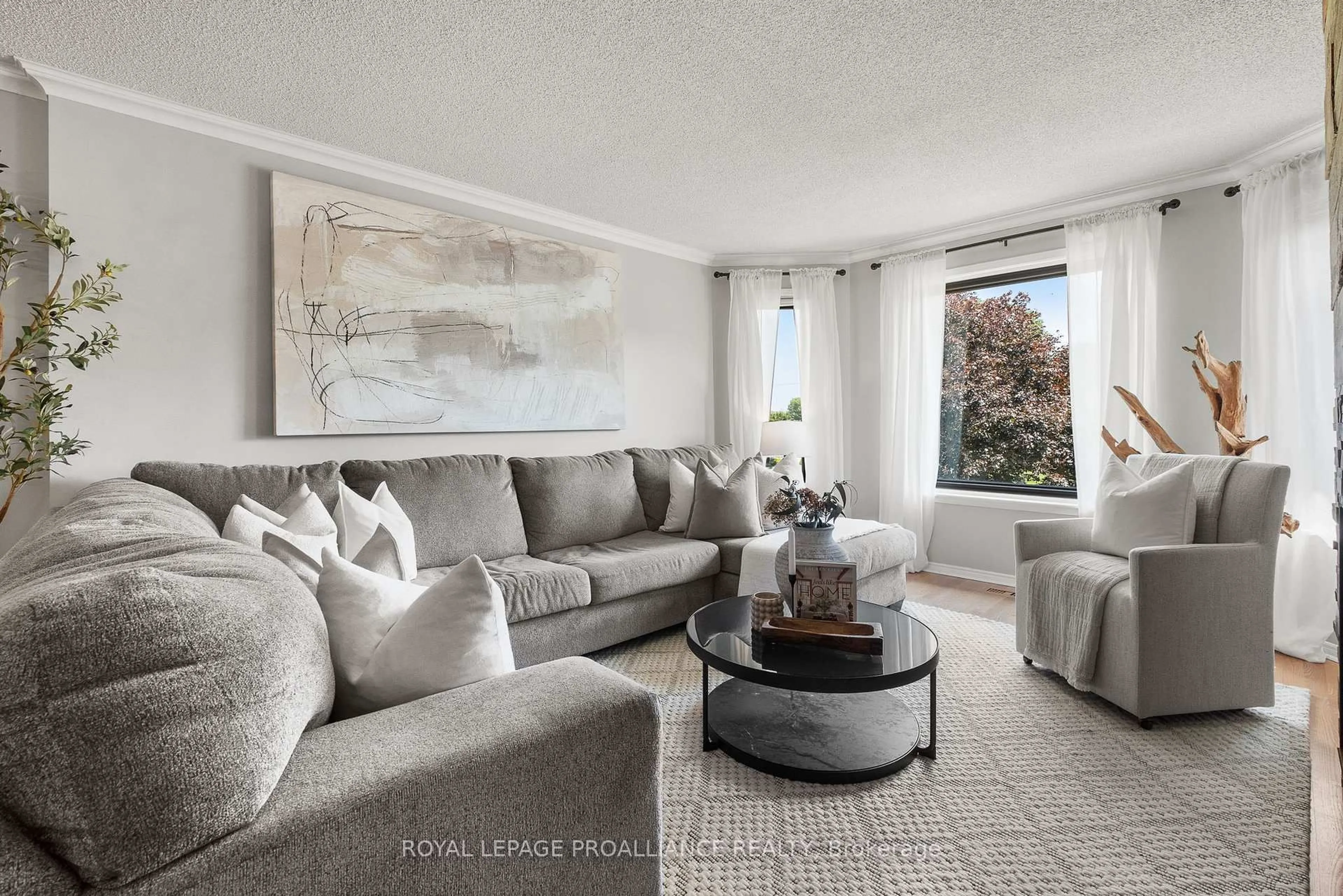 Living room with furniture, unknown for 10 Lenore Ave, Hamilton Township Ontario K9A 5M2