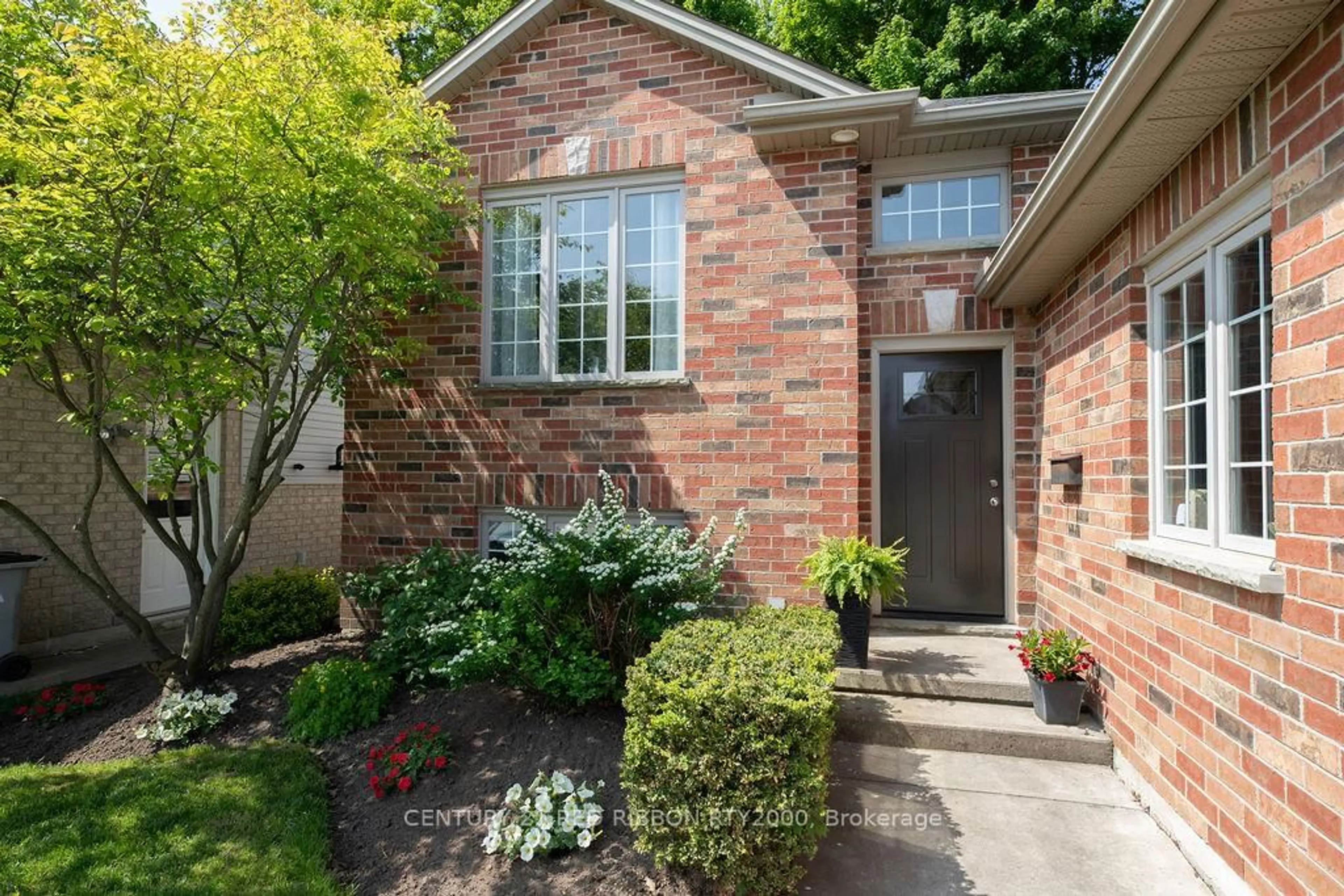 Home with brick exterior material, street for 92 Ridge St, Strathroy-Caradoc Ontario N7G 4K1
