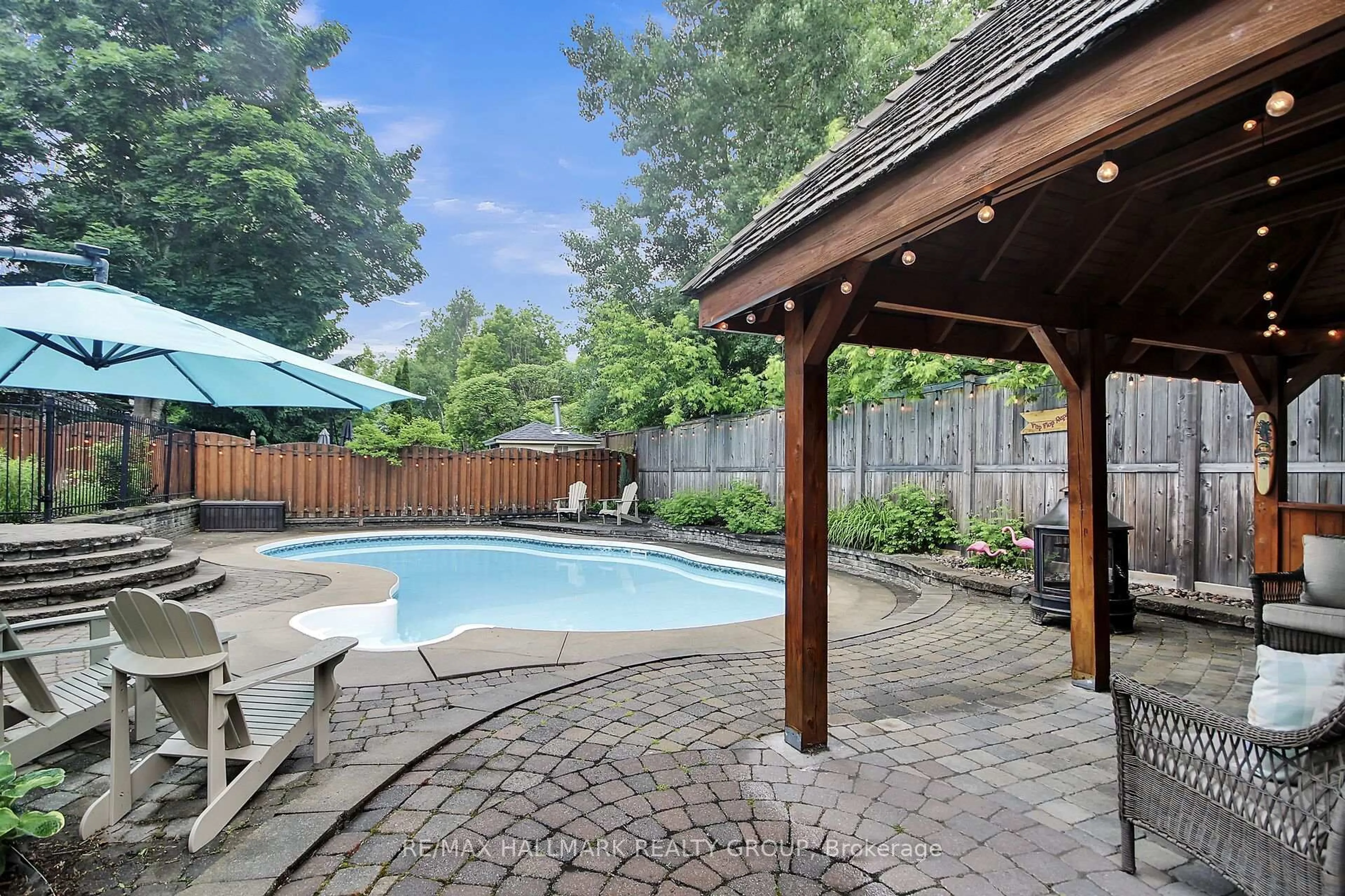 Patio, street for 31 Kyle Ave, Stittsville Ontario K2S 1G9