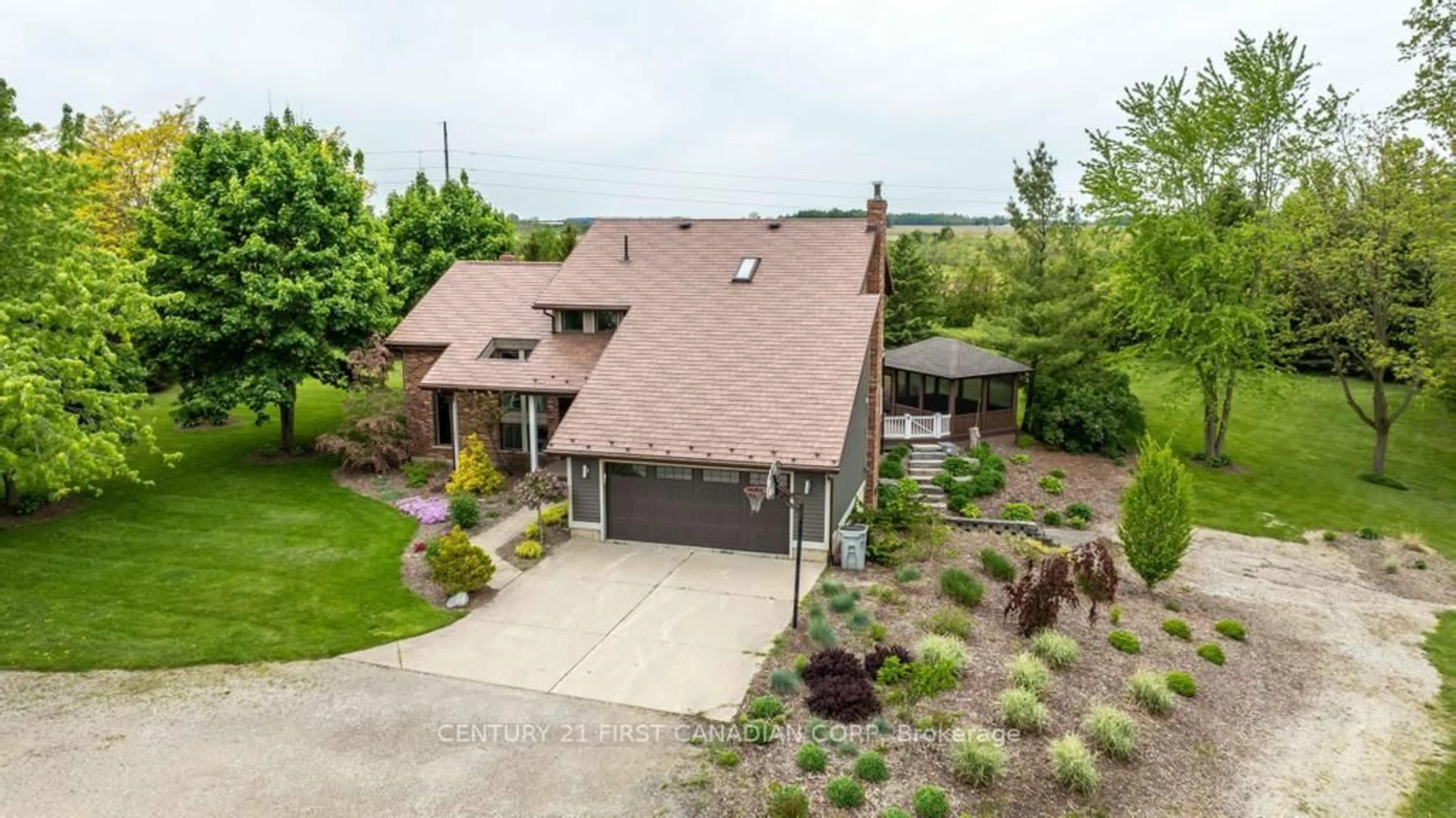 A pic from outside/outdoor area/front of a property/back of a property/a pic from drone, unknown for 6210 Confederation Line, Warwick Ontario N0M 2S0