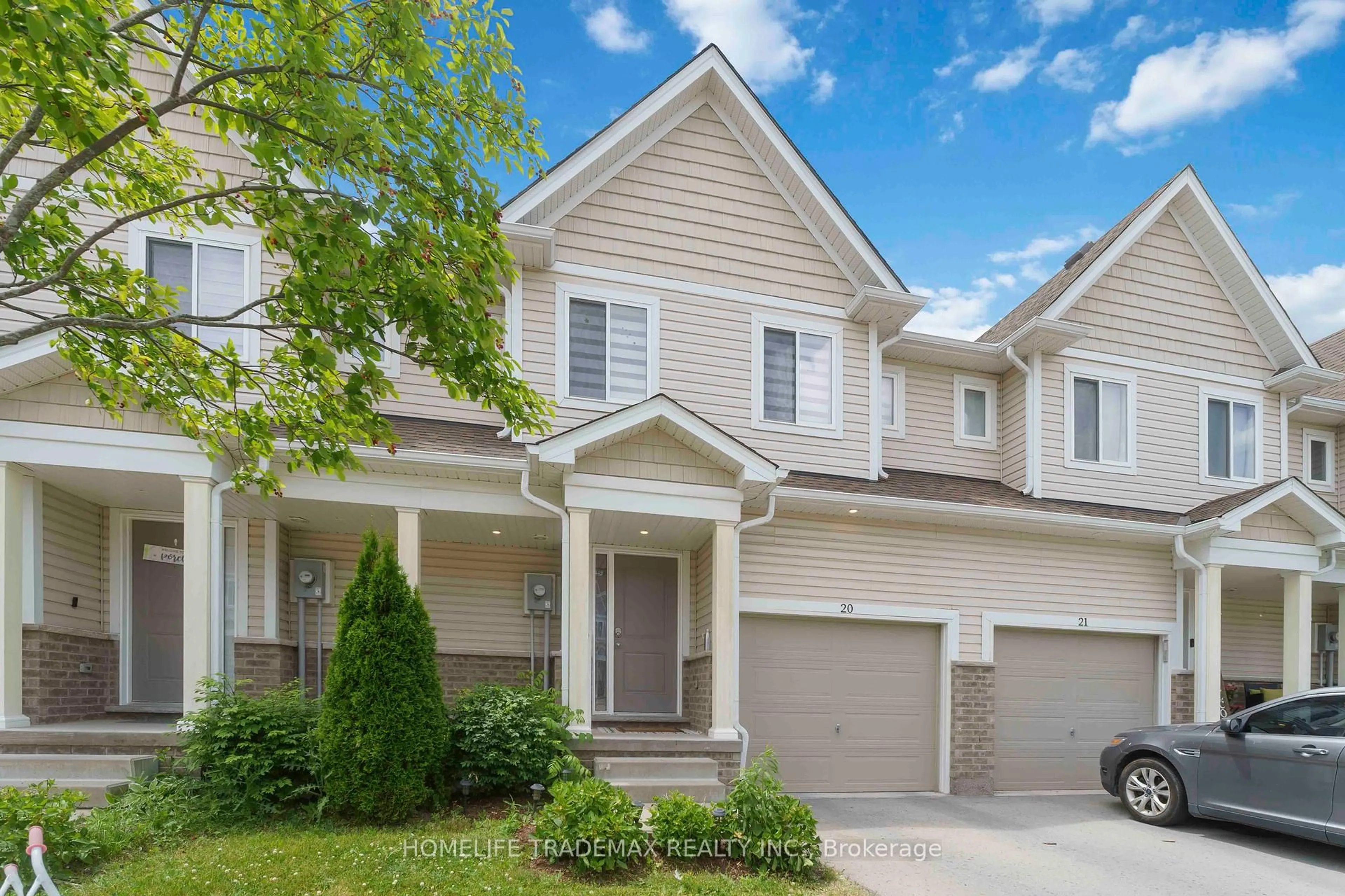 Home with vinyl exterior material, street for 60 Canterbury Dr #20, St. Catharines Ontario L2P 3M8